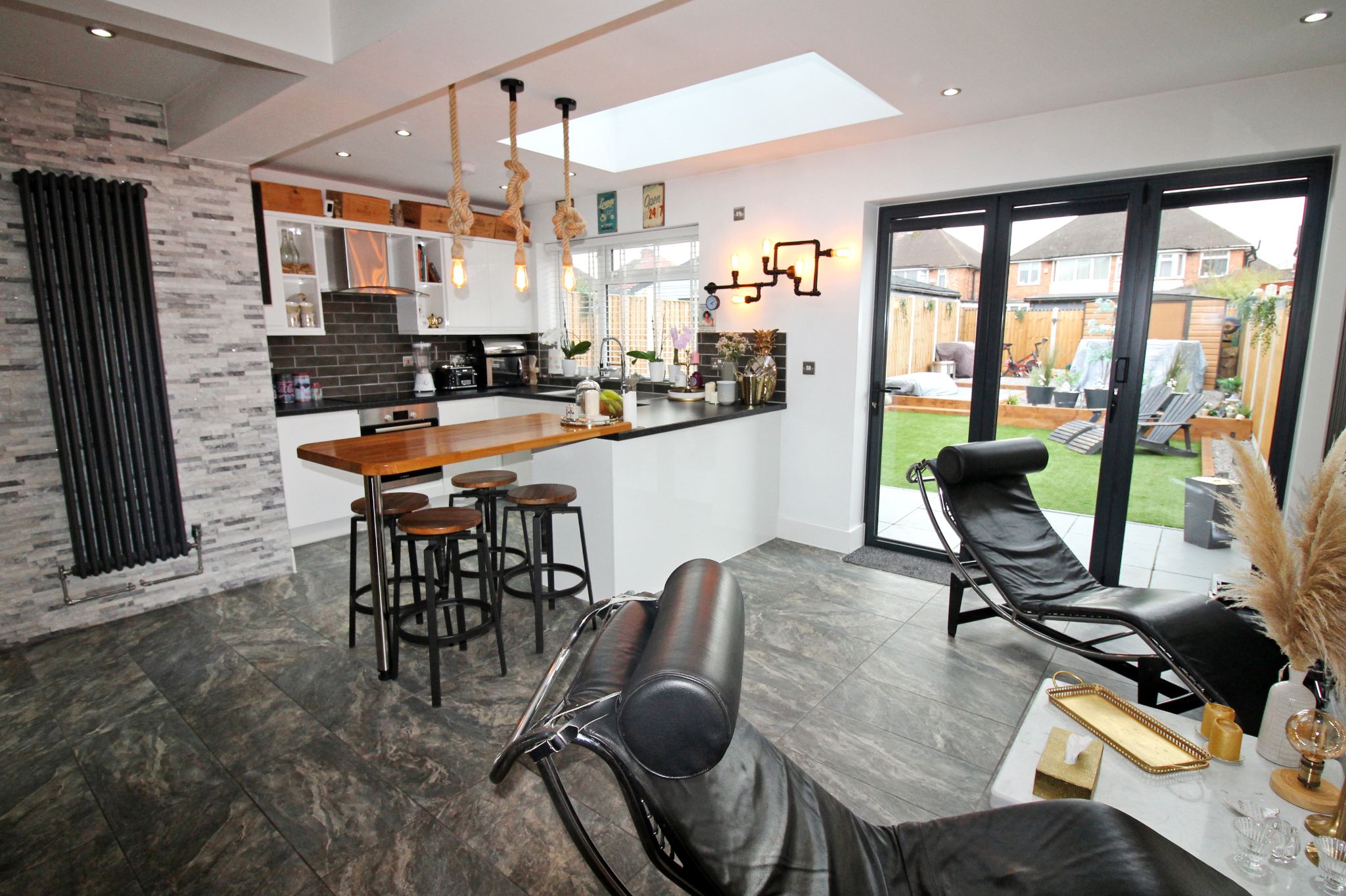 3 bedroom semi-detached house SSTC in Solihull - Photograph 3.
