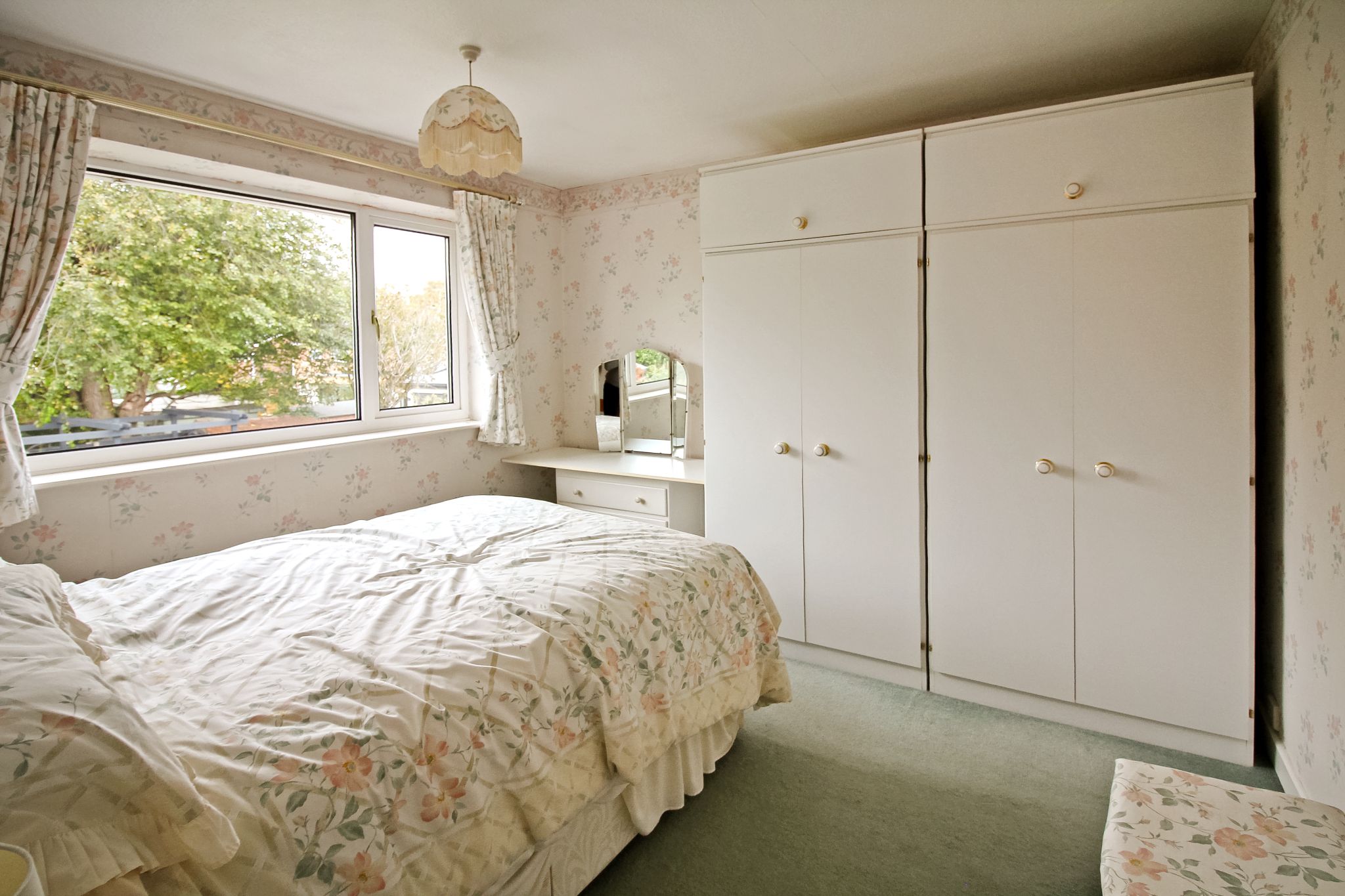 3 bedroom semi-detached house SSTC in Solihull - Photograph 7.
