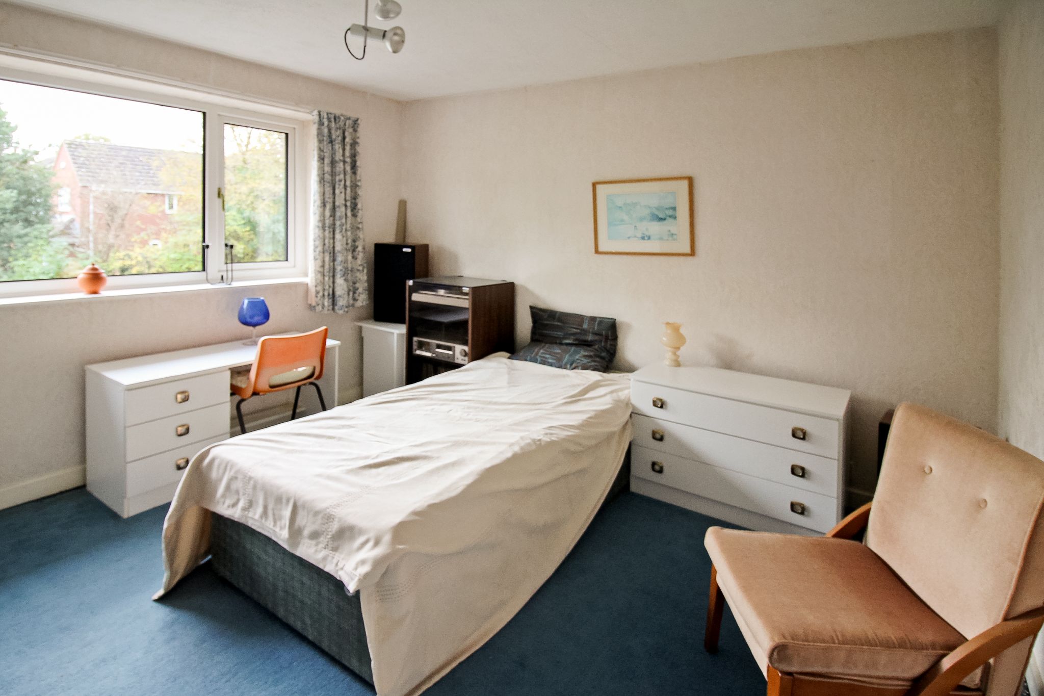 3 bedroom semi-detached house SSTC in Solihull - Photograph 9.