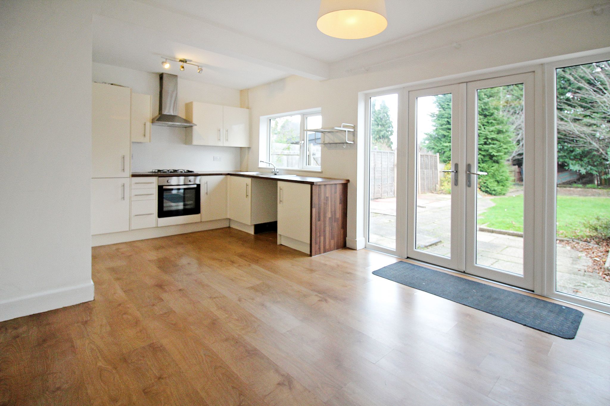 3 bedroom semi-detached house SSTC in Birmingham - Photograph 4.