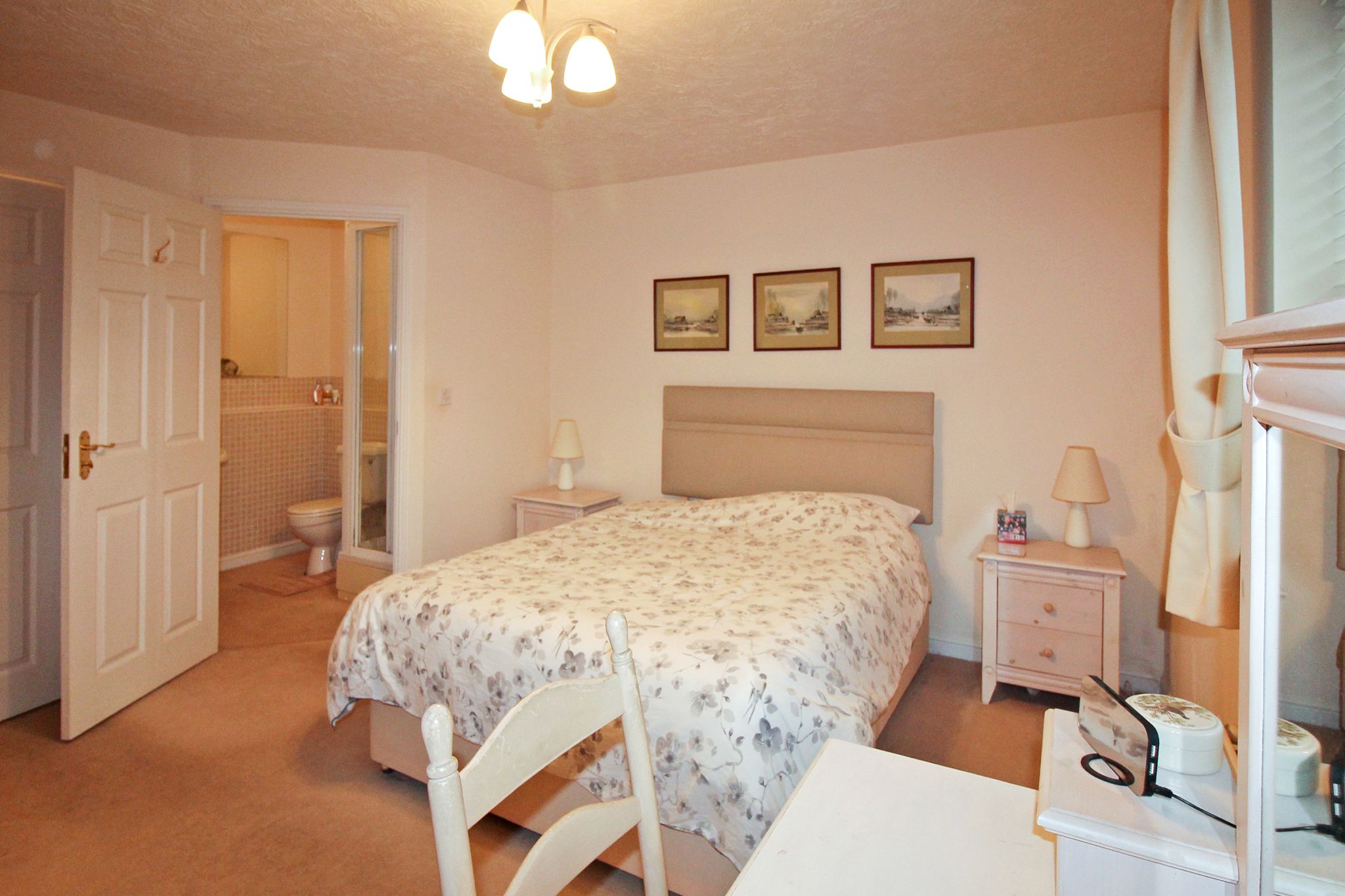 2 bedroom apartment flat/apartment SSTC in Solihull - Photograph 5.