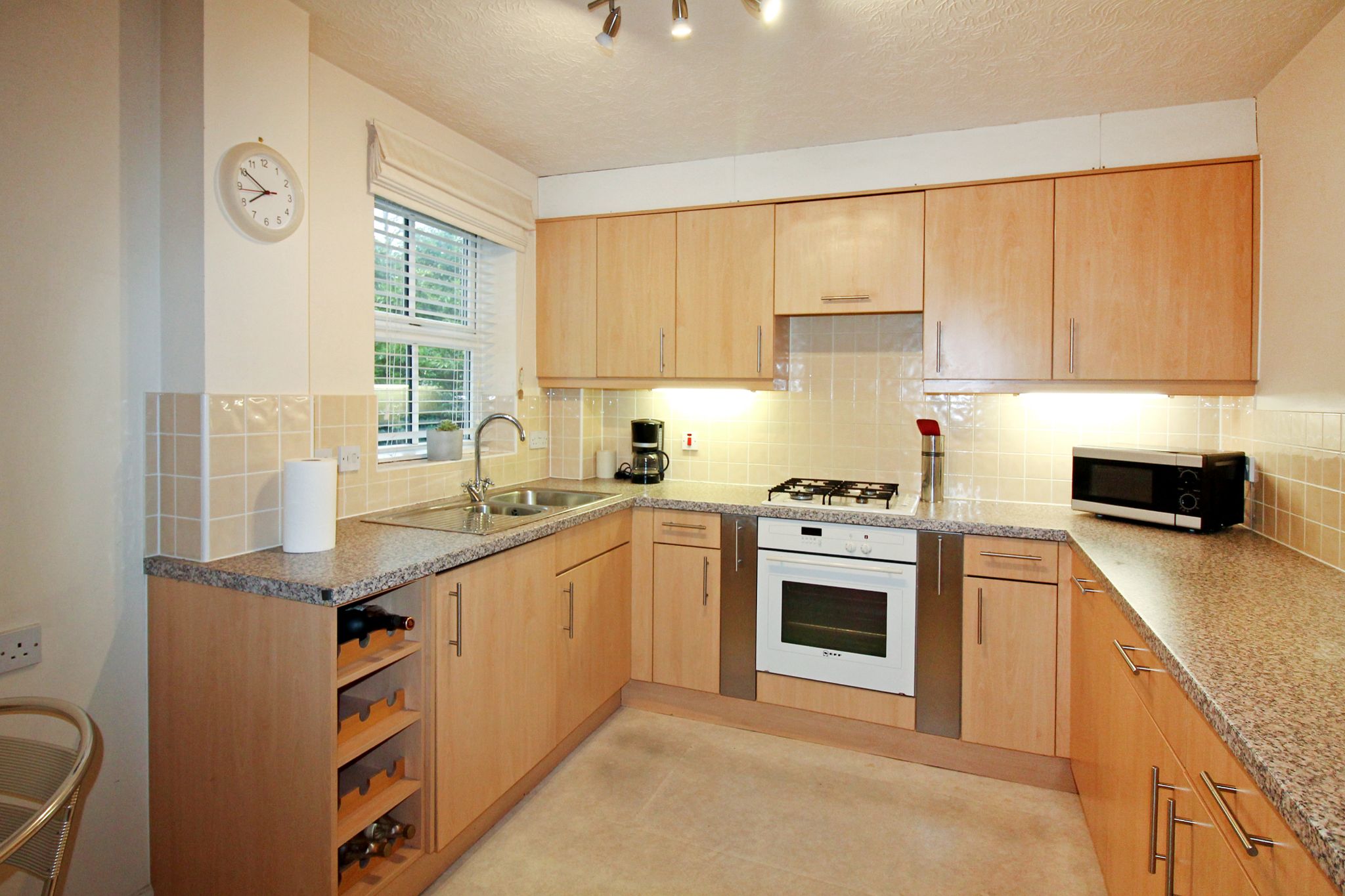 2 bedroom apartment flat/apartment SSTC in Solihull - Photograph 3.