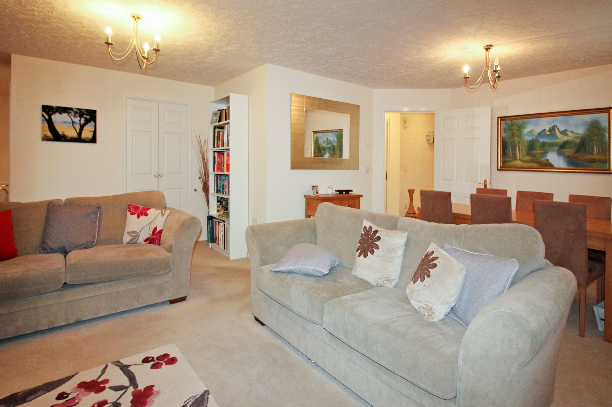 2 bedroom apartment flat/apartment SSTC in Solihull - Photograph 2.