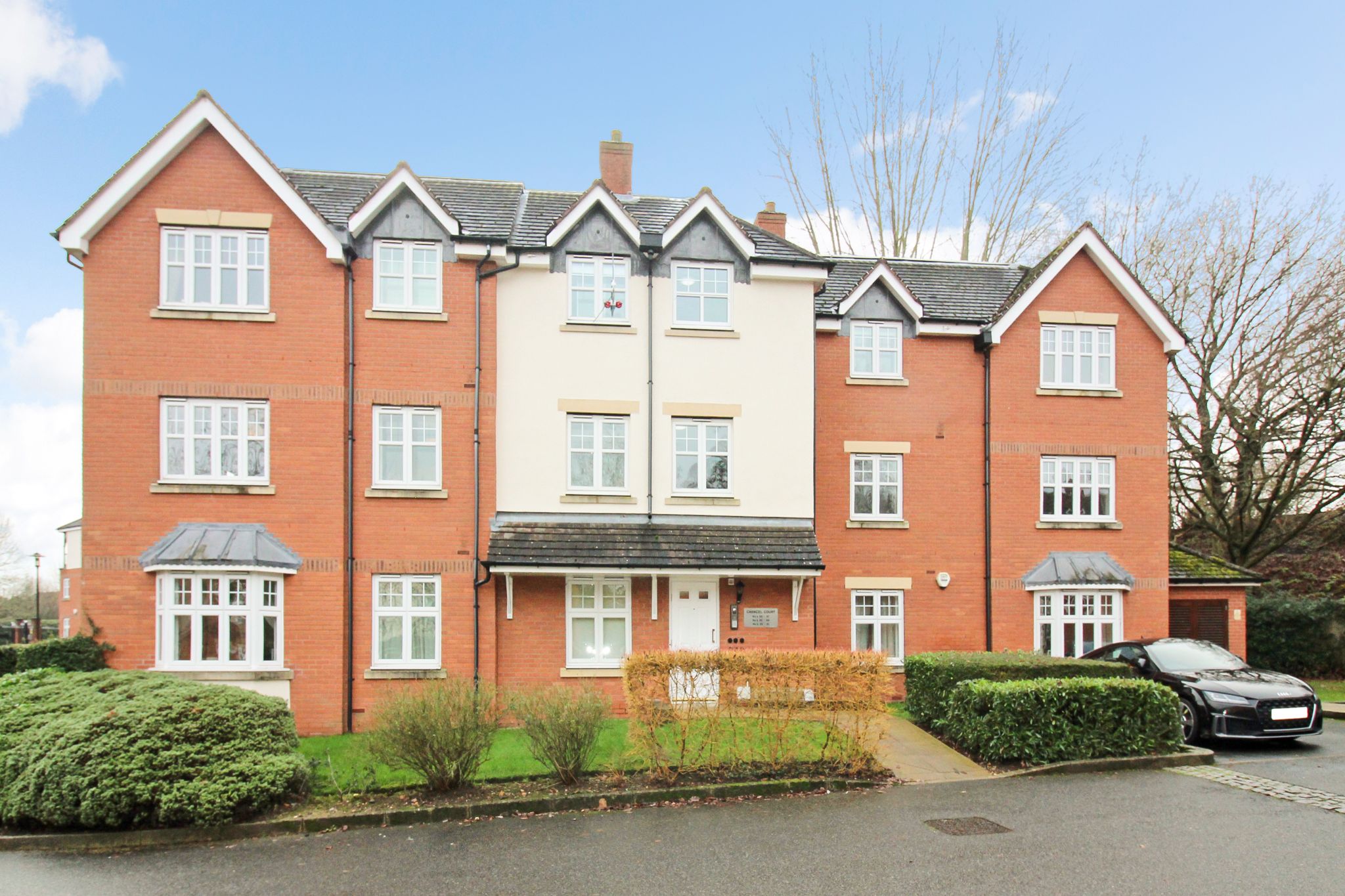2 bedroom apartment flat/apartment SSTC in Solihull - Photograph 1.