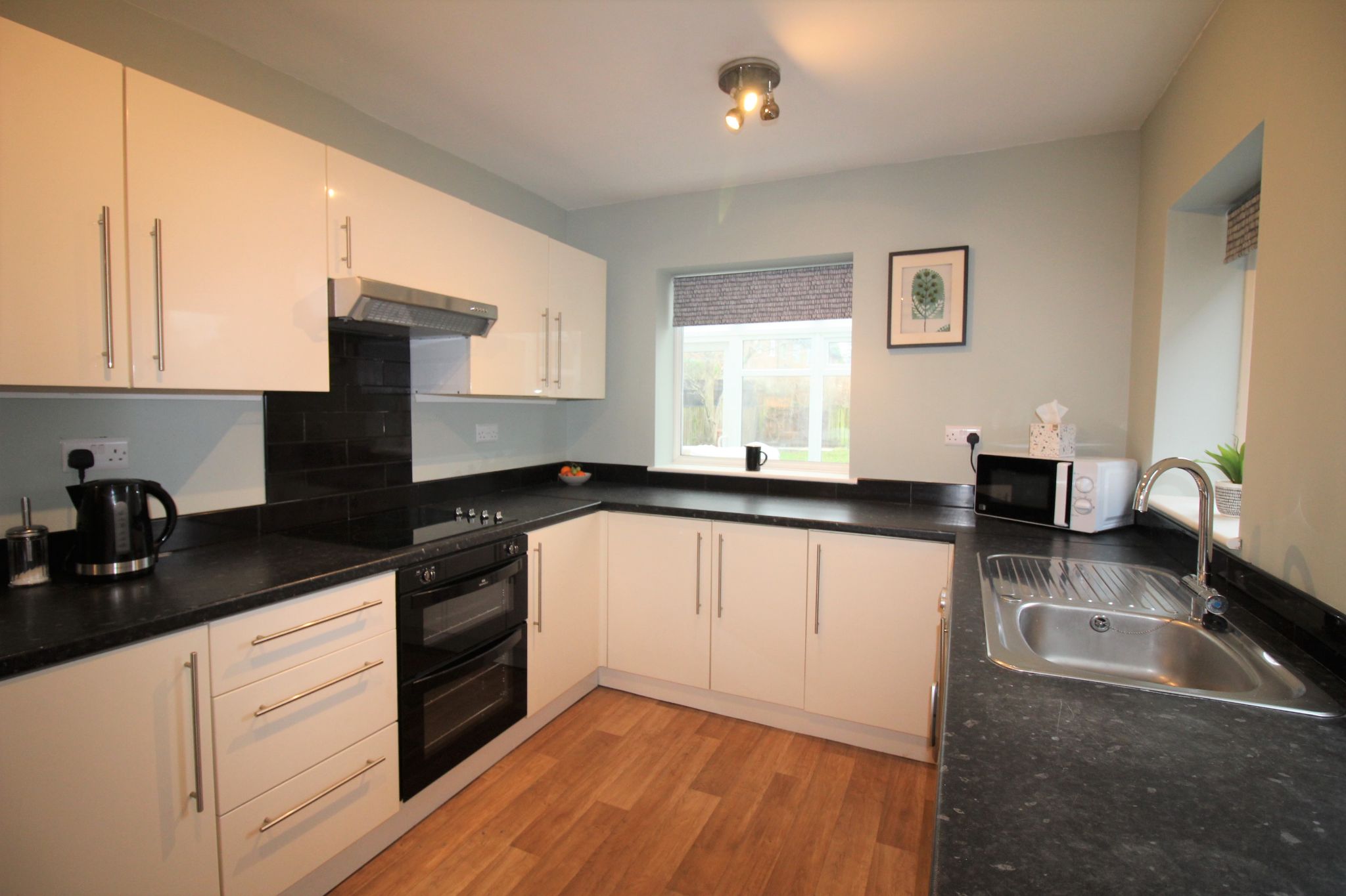 3 bedroom semi-detached house Let Agreed in Solihull - Photograph 3.