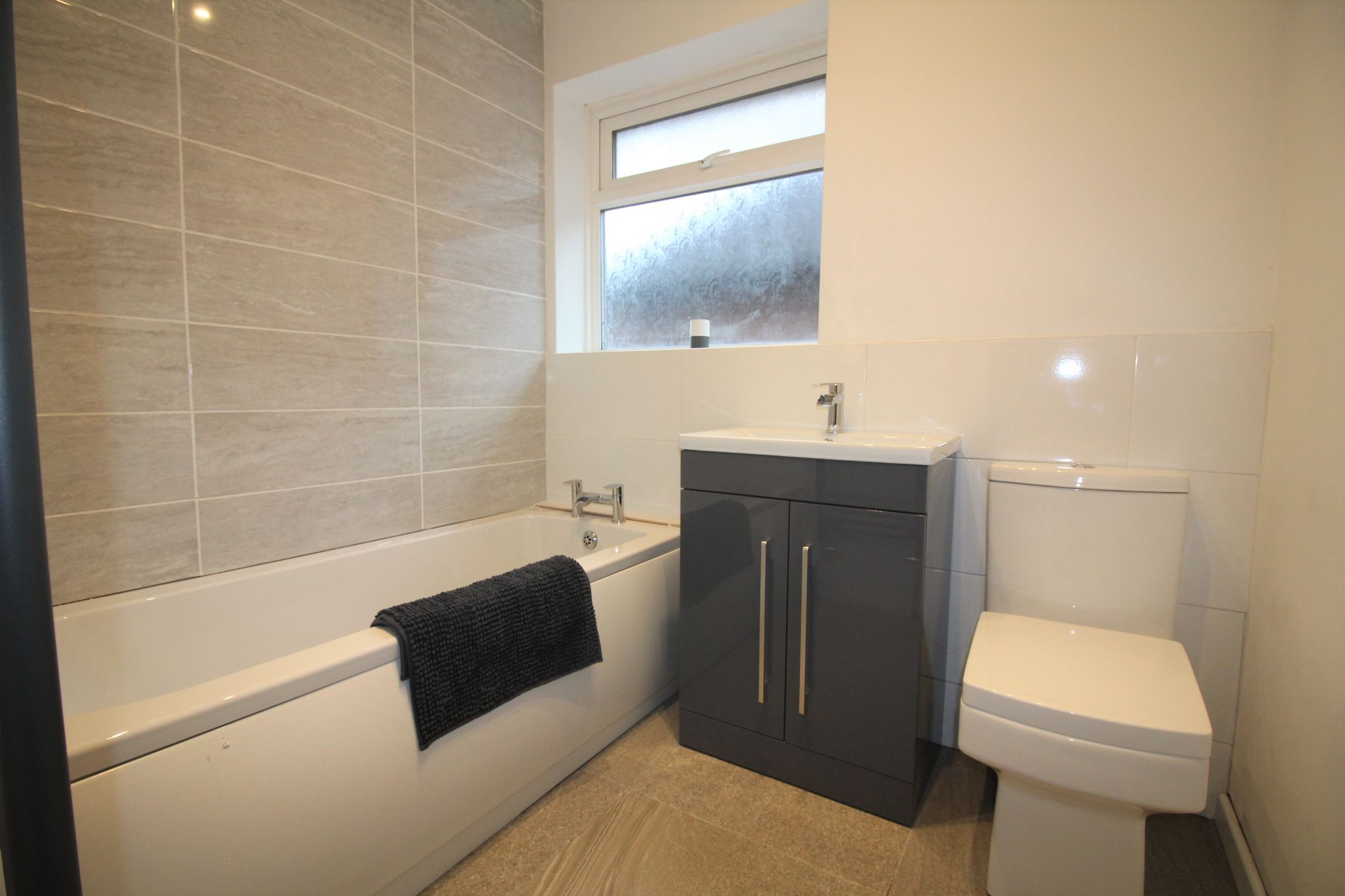 3 bedroom semi-detached house Let Agreed in Solihull - Photograph 7.