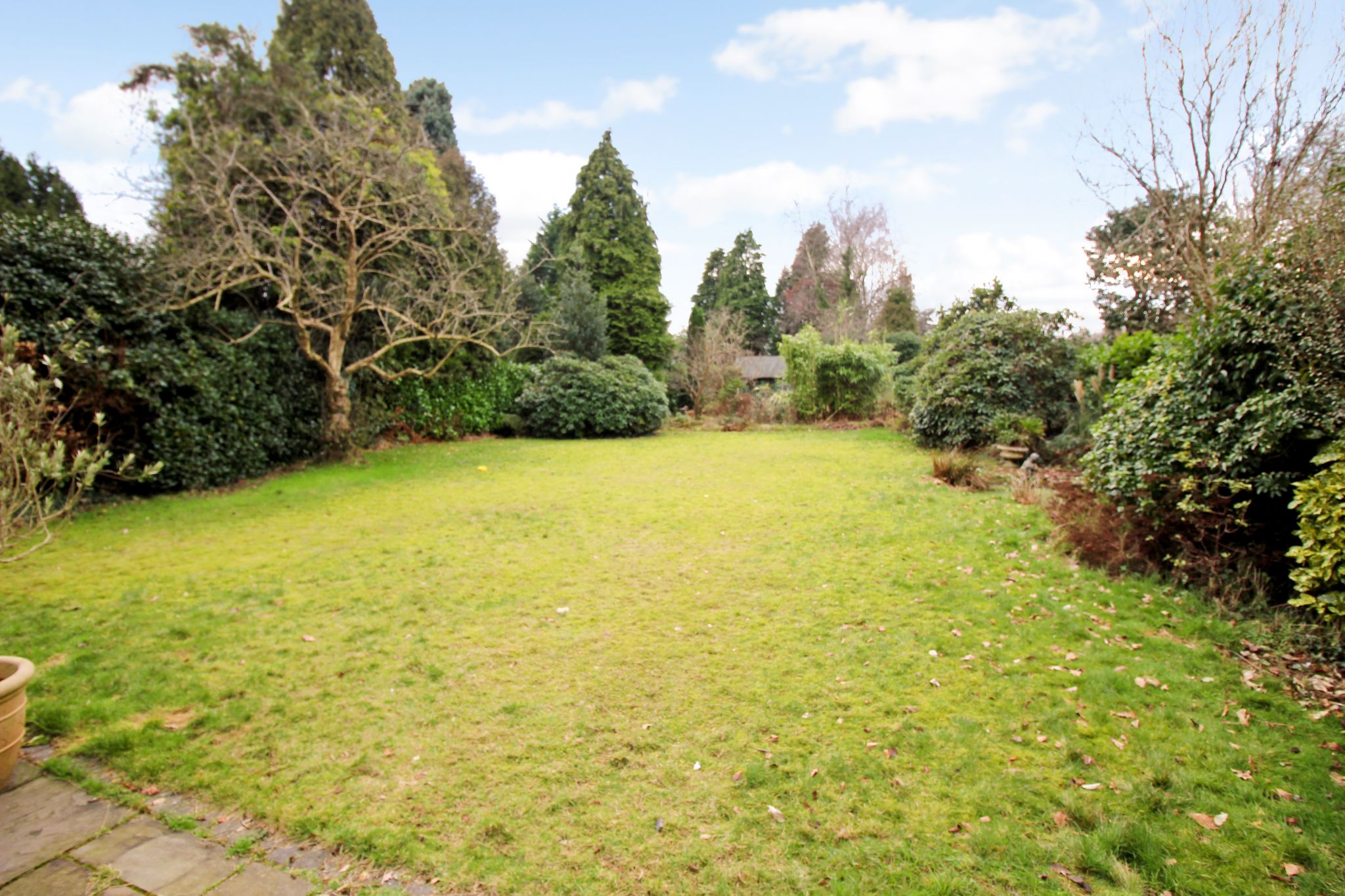 5 bedroom detached house SSTC in Solihull - Photograph 2.