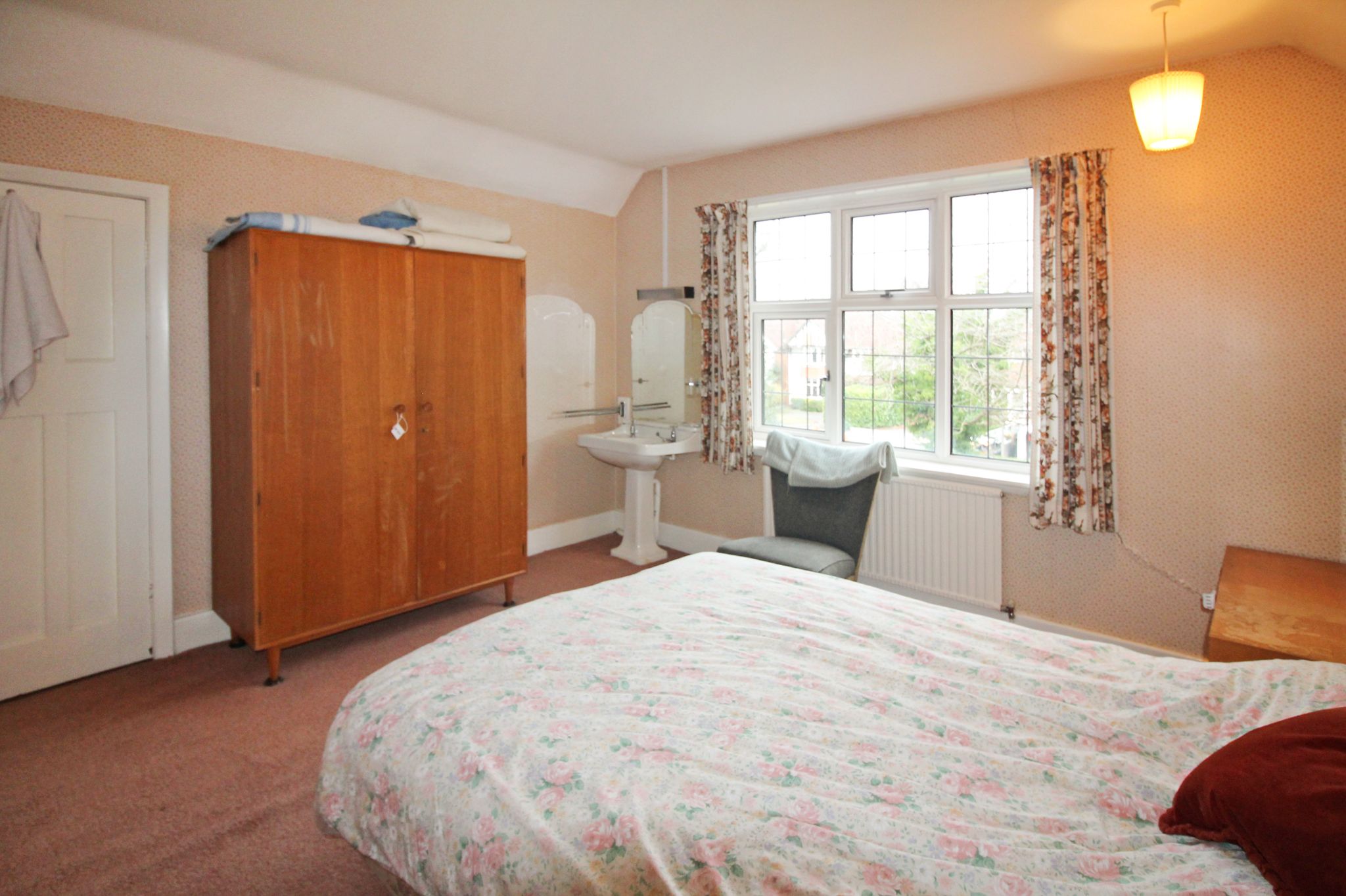 5 bedroom detached house SSTC in Solihull - Photograph 9.