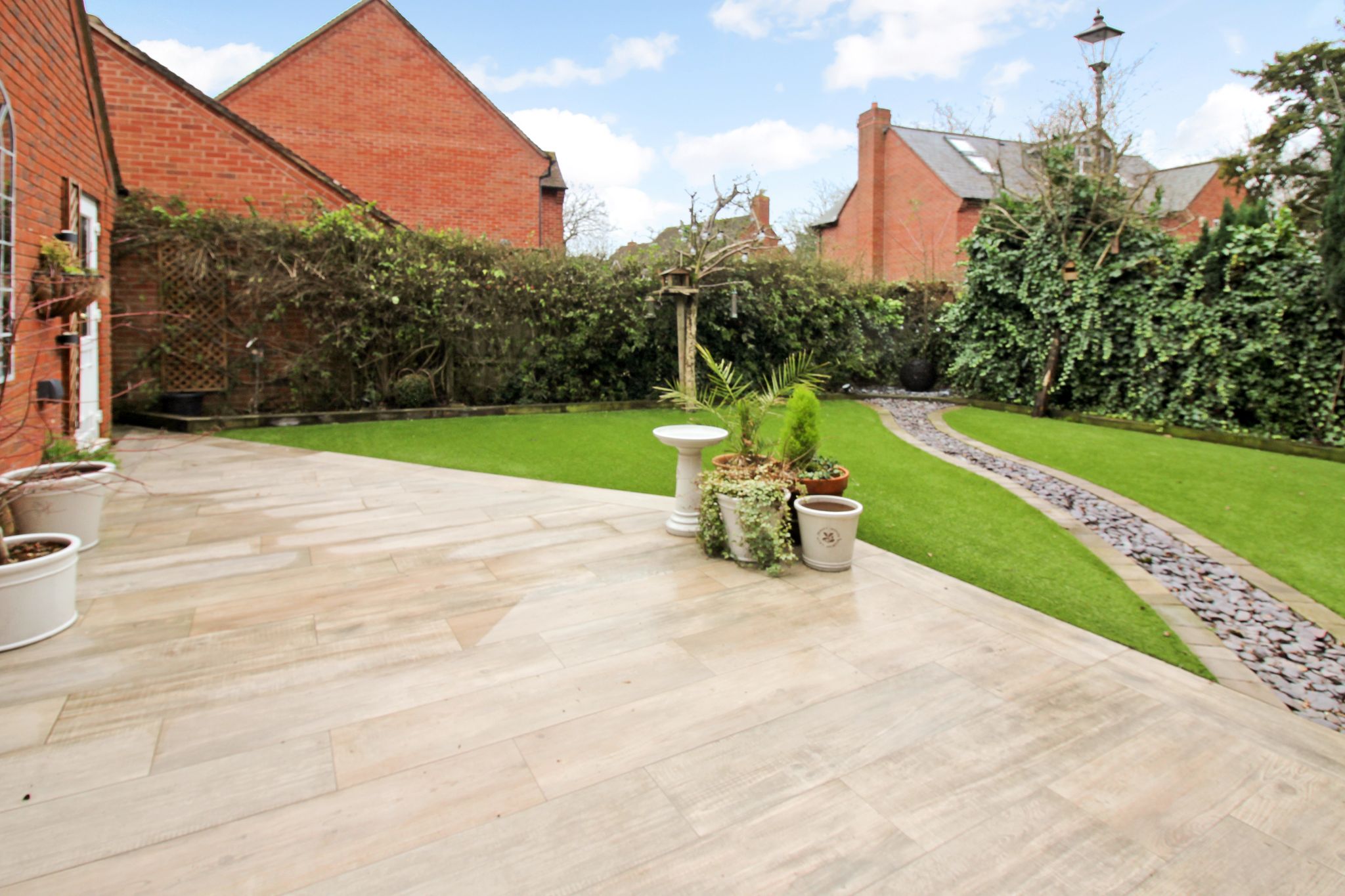 3 bedroom detached house SSTC in Solihull - Photograph 8.