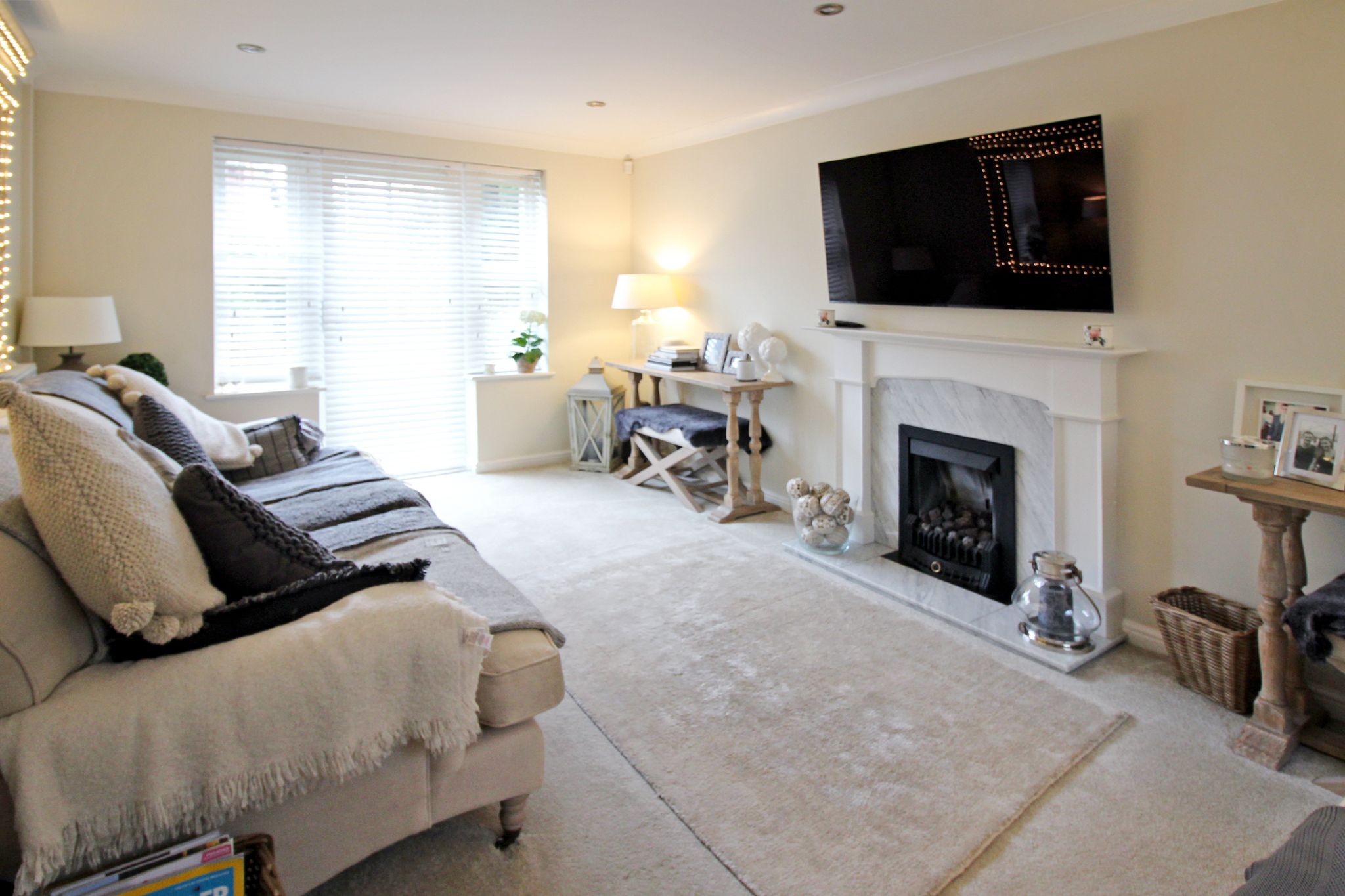 3 bedroom detached house SSTC in Solihull - Photograph 6.