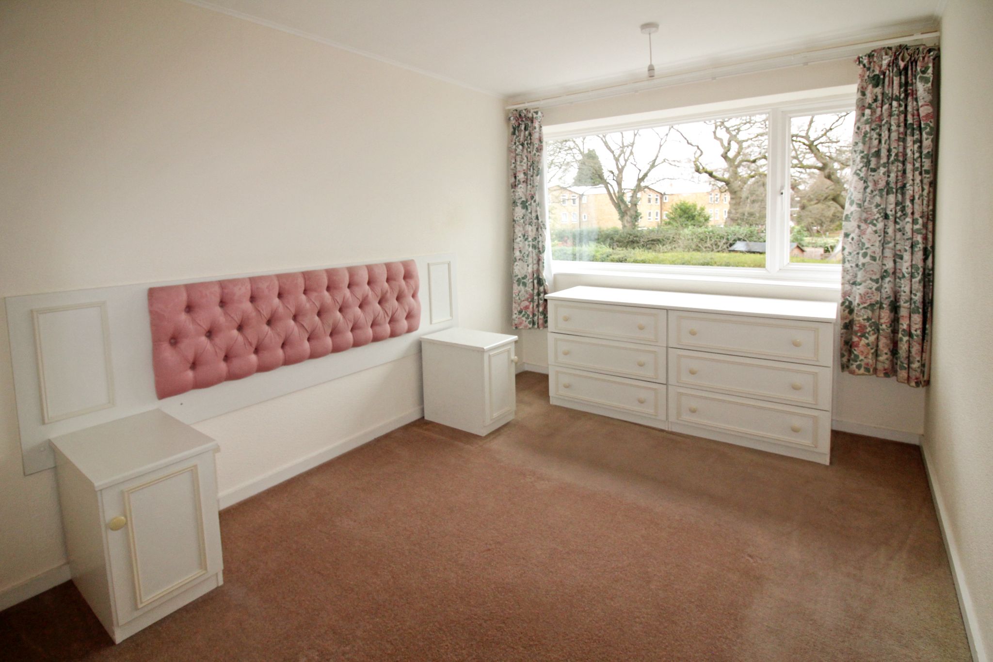 3 bedroom detached house SSTC in Solihull - Photograph 9.