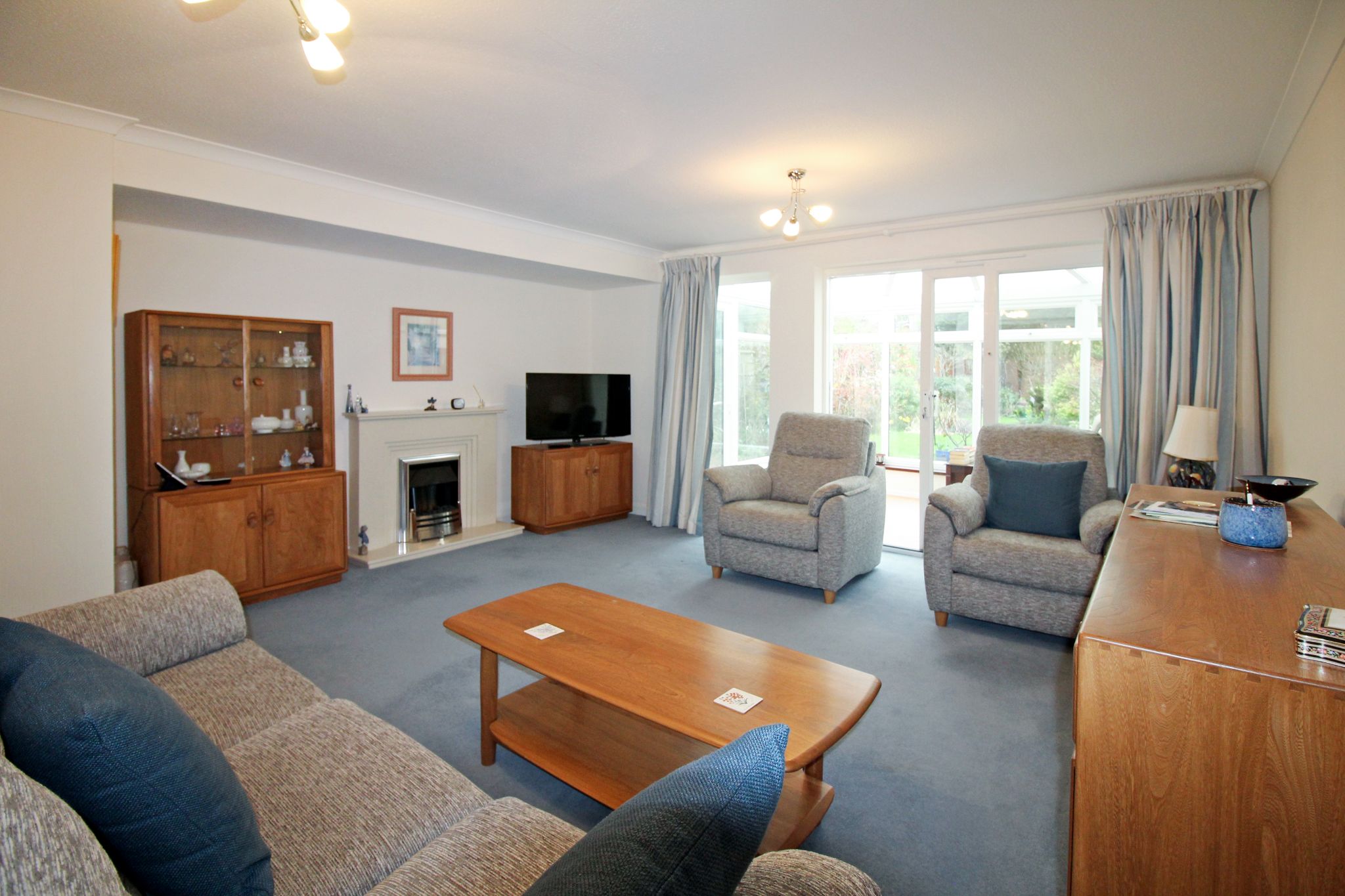 3 bedroom detached house SSTC in Solihull - Photograph 4.