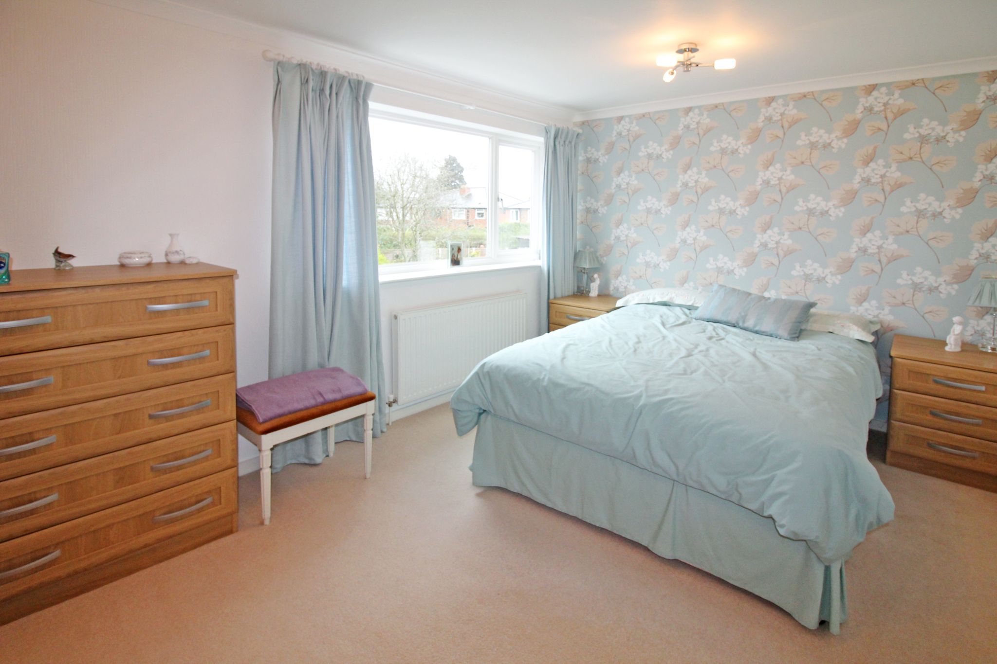 3 bedroom detached house SSTC in Solihull - Photograph 7.