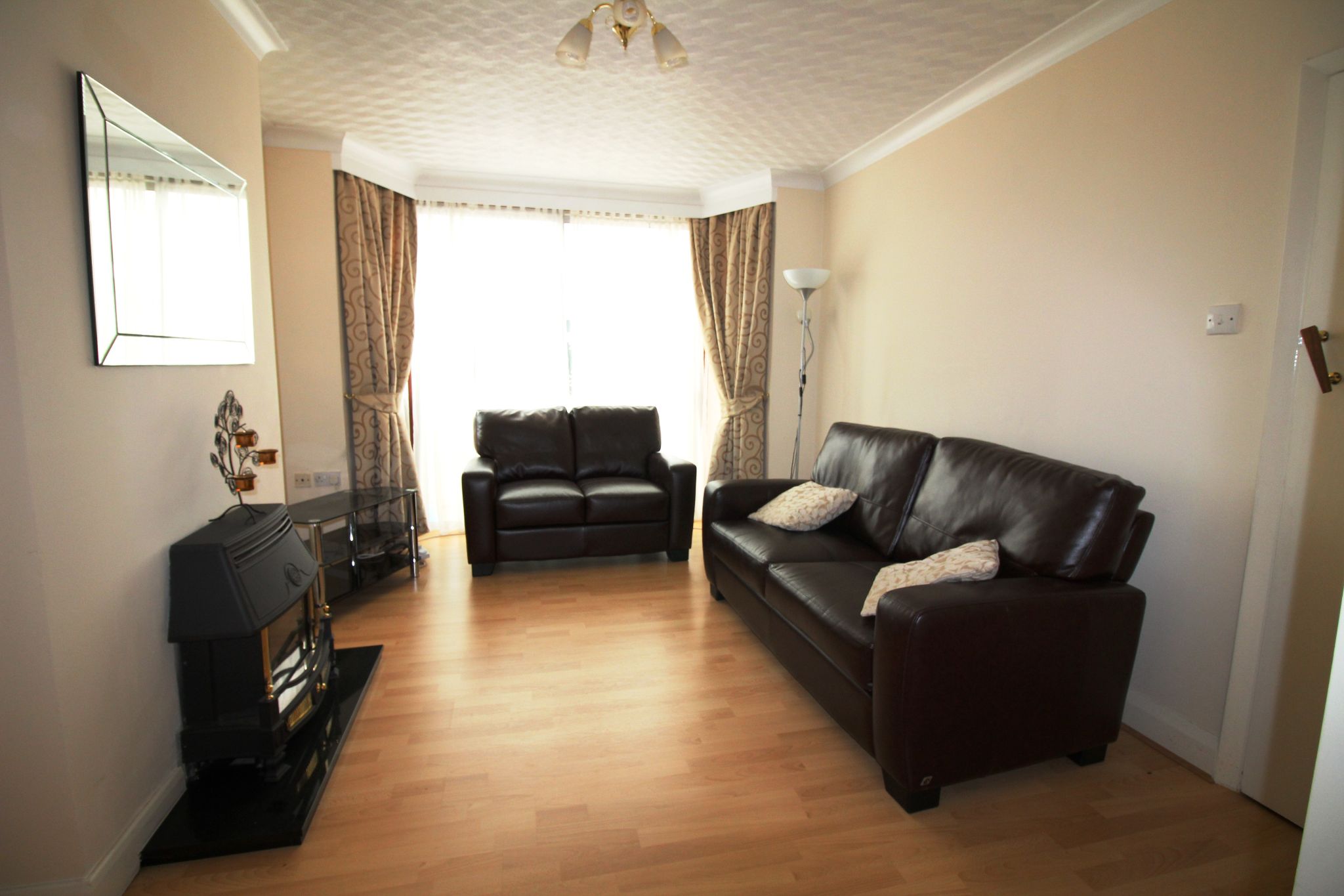 3 bedroom semi-detached house SSTC in Solihull - Photograph 3.