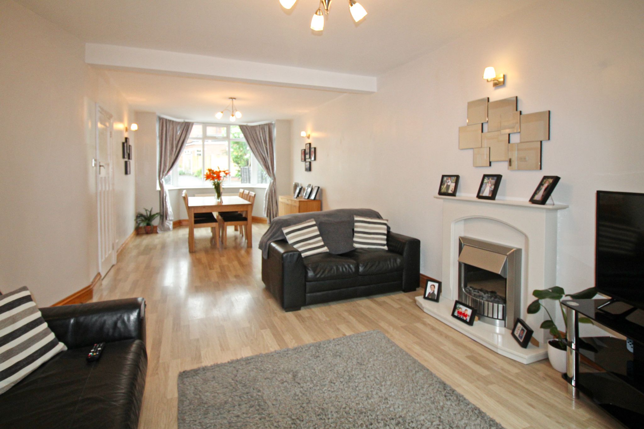 3 bedroom semi-detached house SSTC in Solihull - Photograph 5.