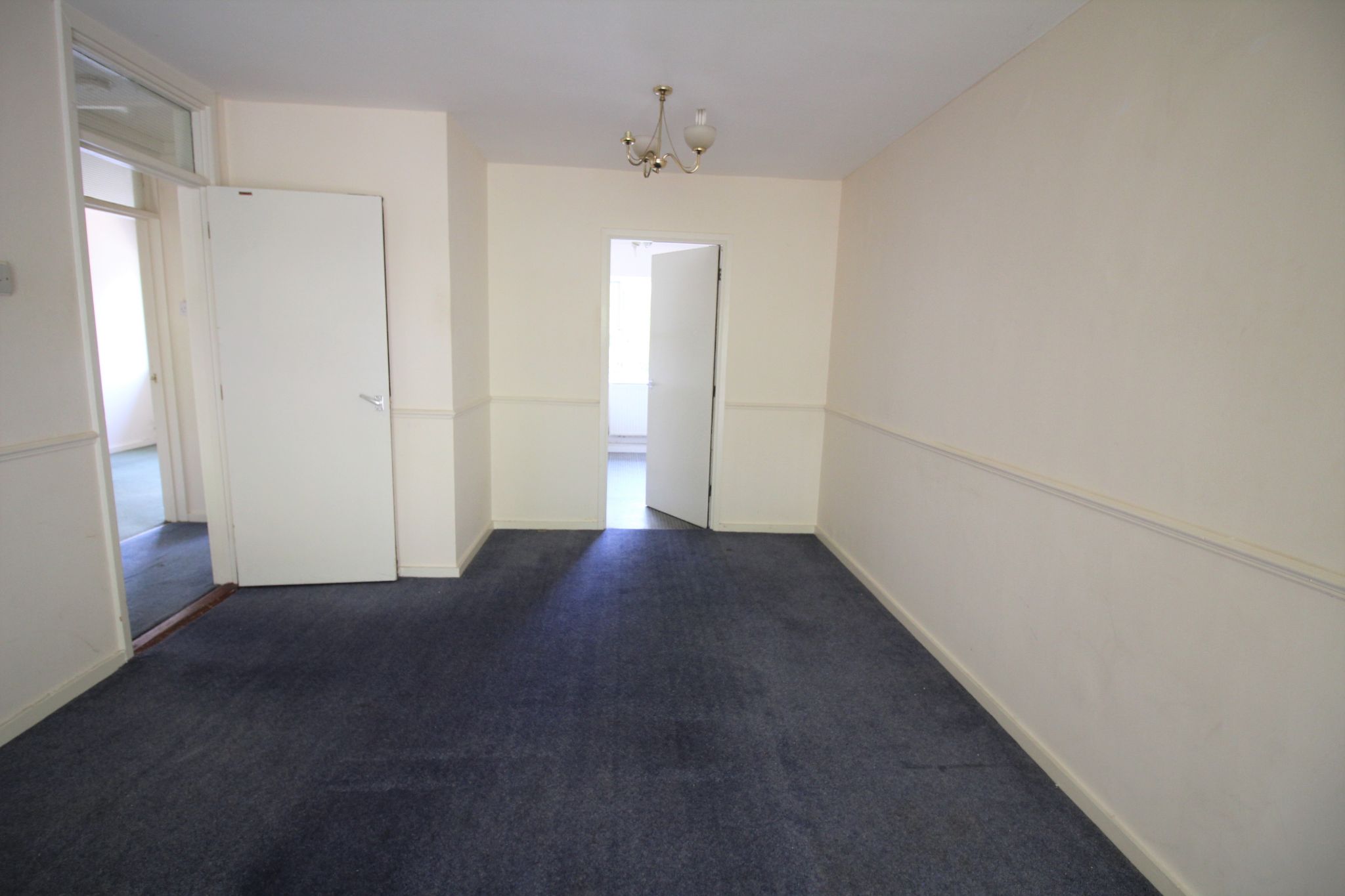 2 bedroom apartment flat/apartment SSTC in Solihull - Photograph 3.