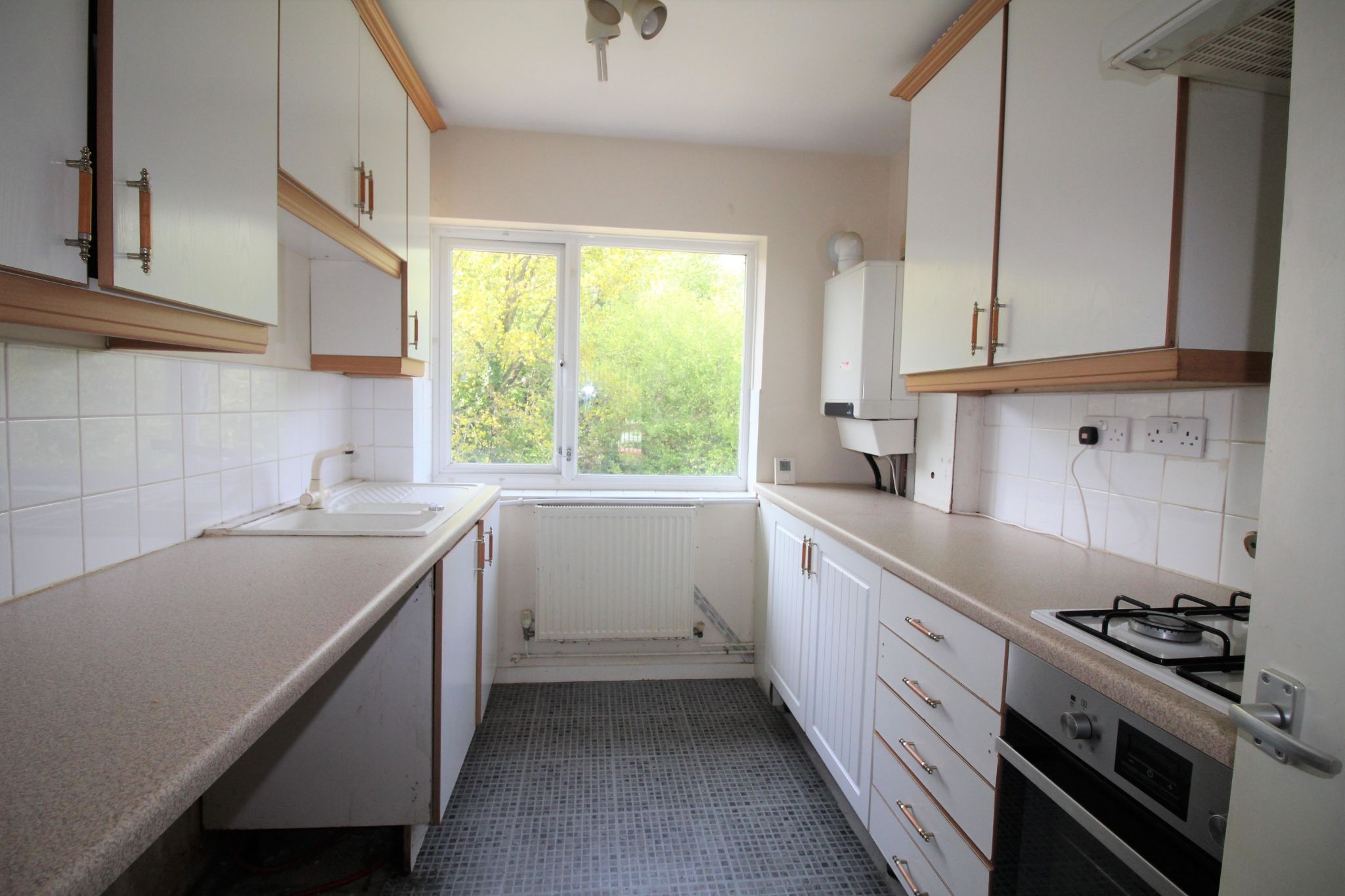 2 bedroom apartment flat/apartment SSTC in Solihull - Photograph 4.
