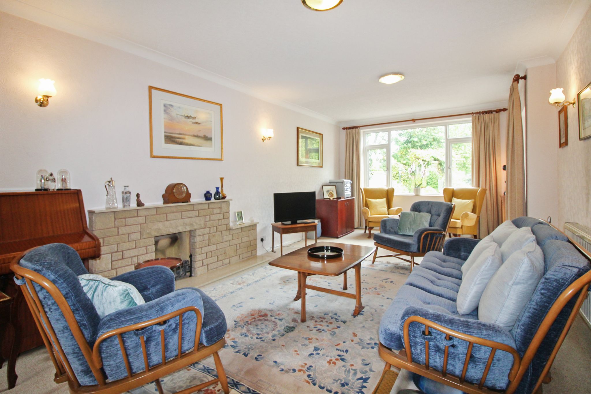 4 bedroom detached house SSTC in Solihull - Photograph 4.