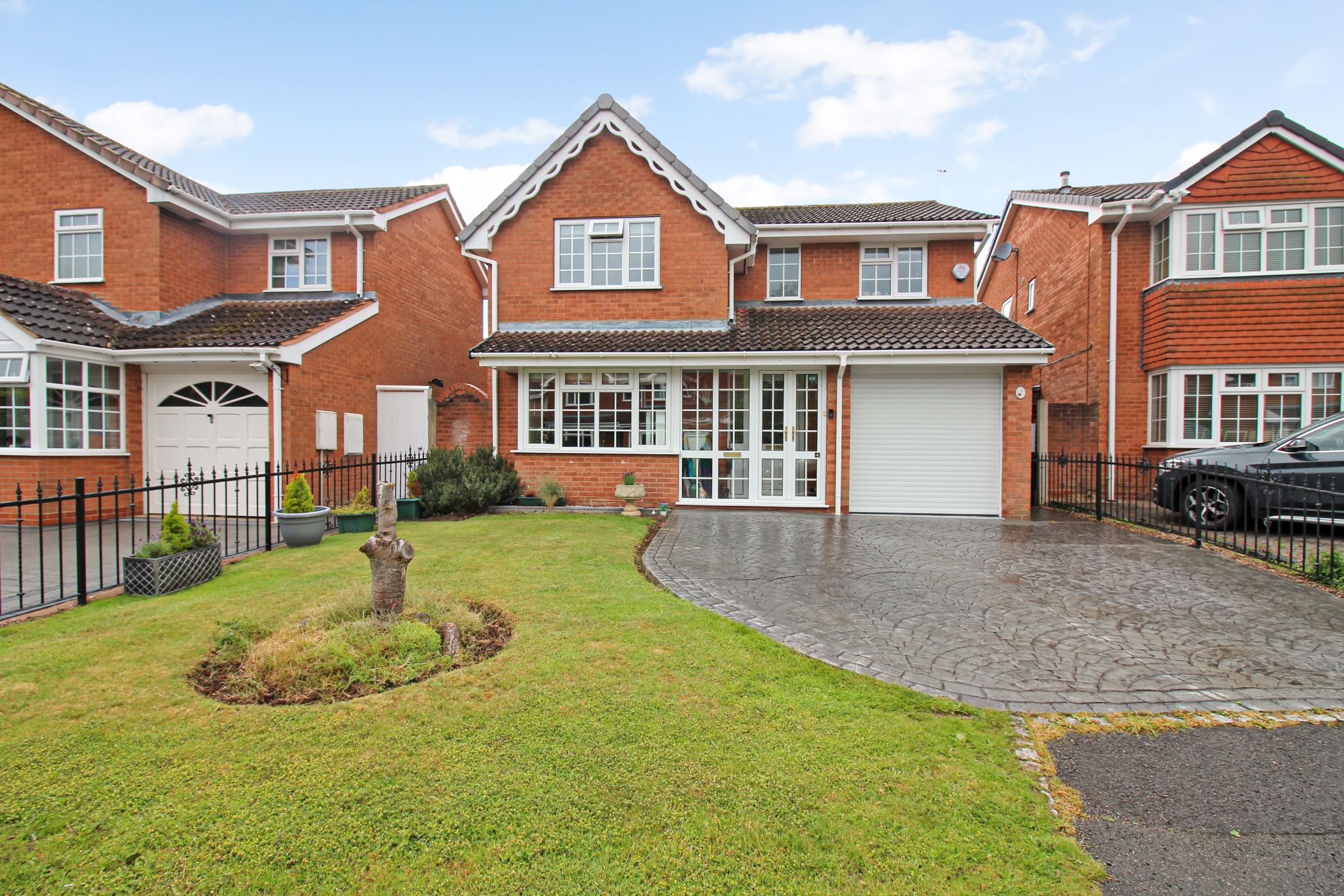 4 bedroom detached house SSTC in Solihull - Photograph 1.