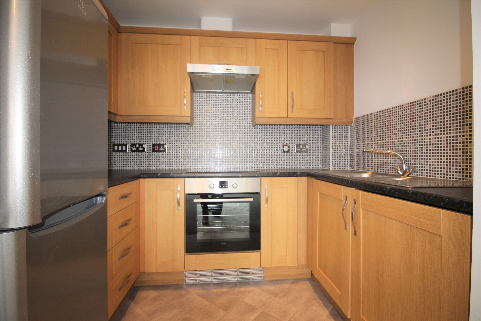 2 bedroom apartment flat/apartment SSTC in Solihull - Photograph 4.