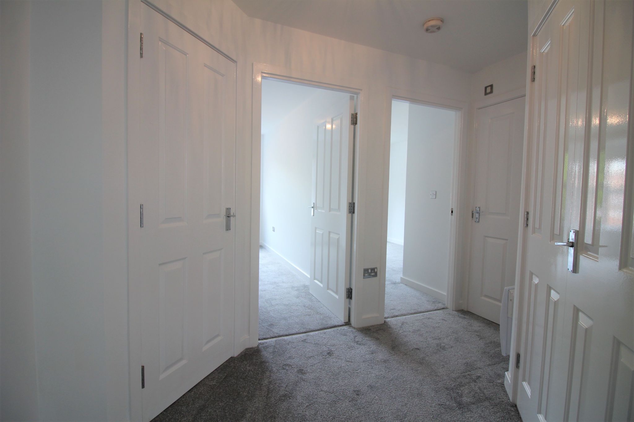 2 bedroom apartment flat/apartment SSTC in Solihull - Photograph 6.