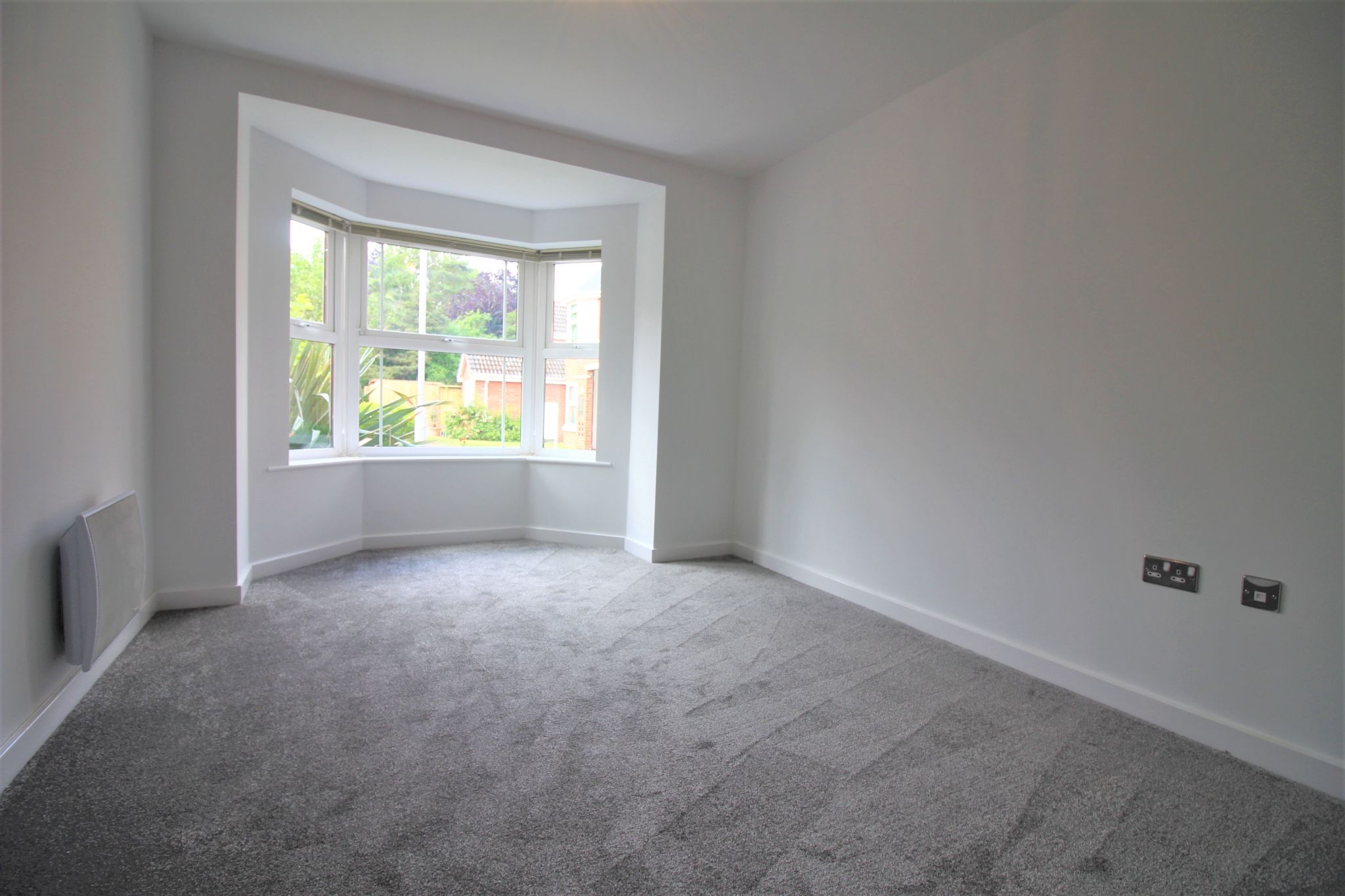 2 bedroom apartment flat/apartment SSTC in Solihull - Photograph 7.