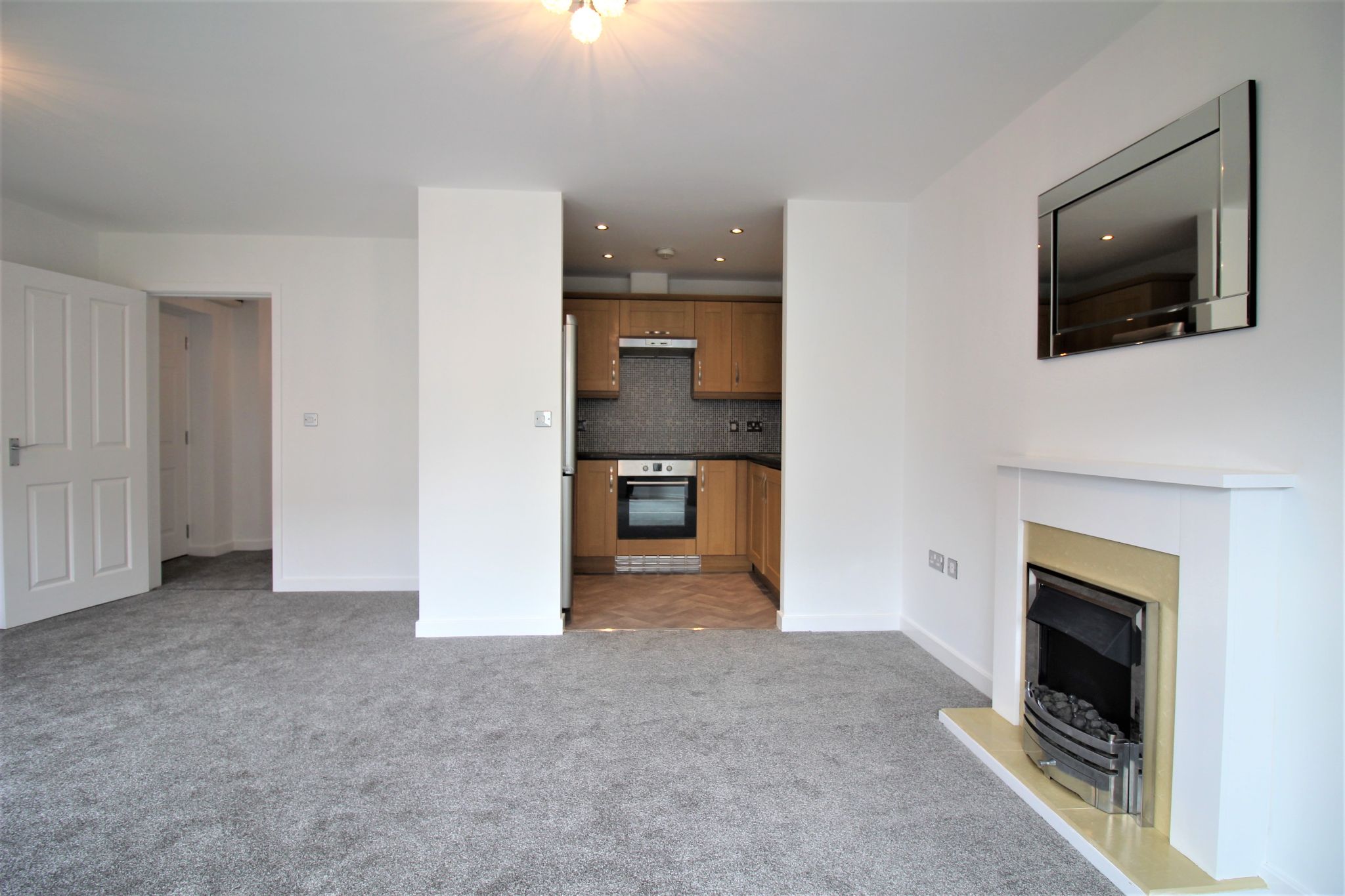 2 bedroom apartment flat/apartment SSTC in Solihull - Photograph 3.