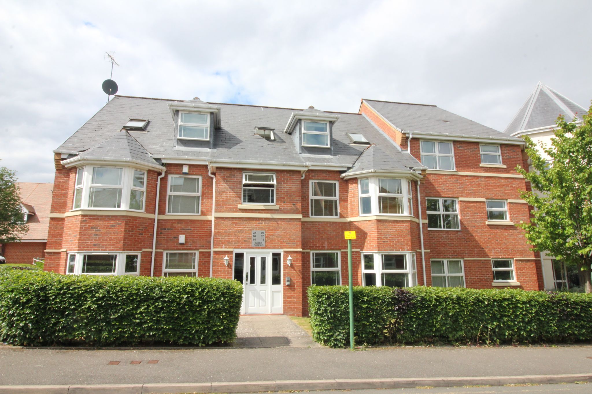 2 bedroom apartment flat/apartment SSTC in Solihull - Photograph 11.