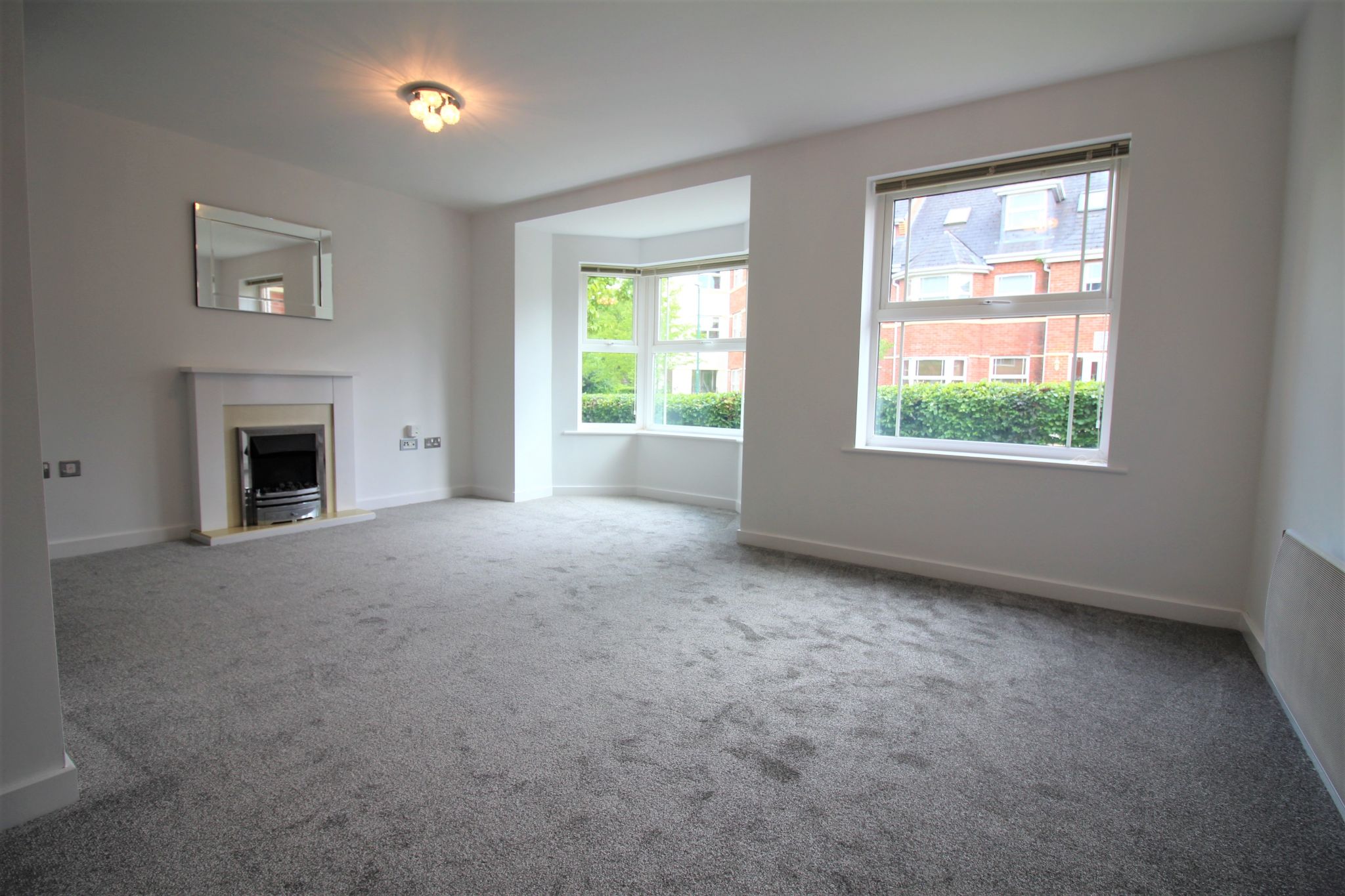 2 bedroom apartment flat/apartment SSTC in Solihull - Photograph 2.