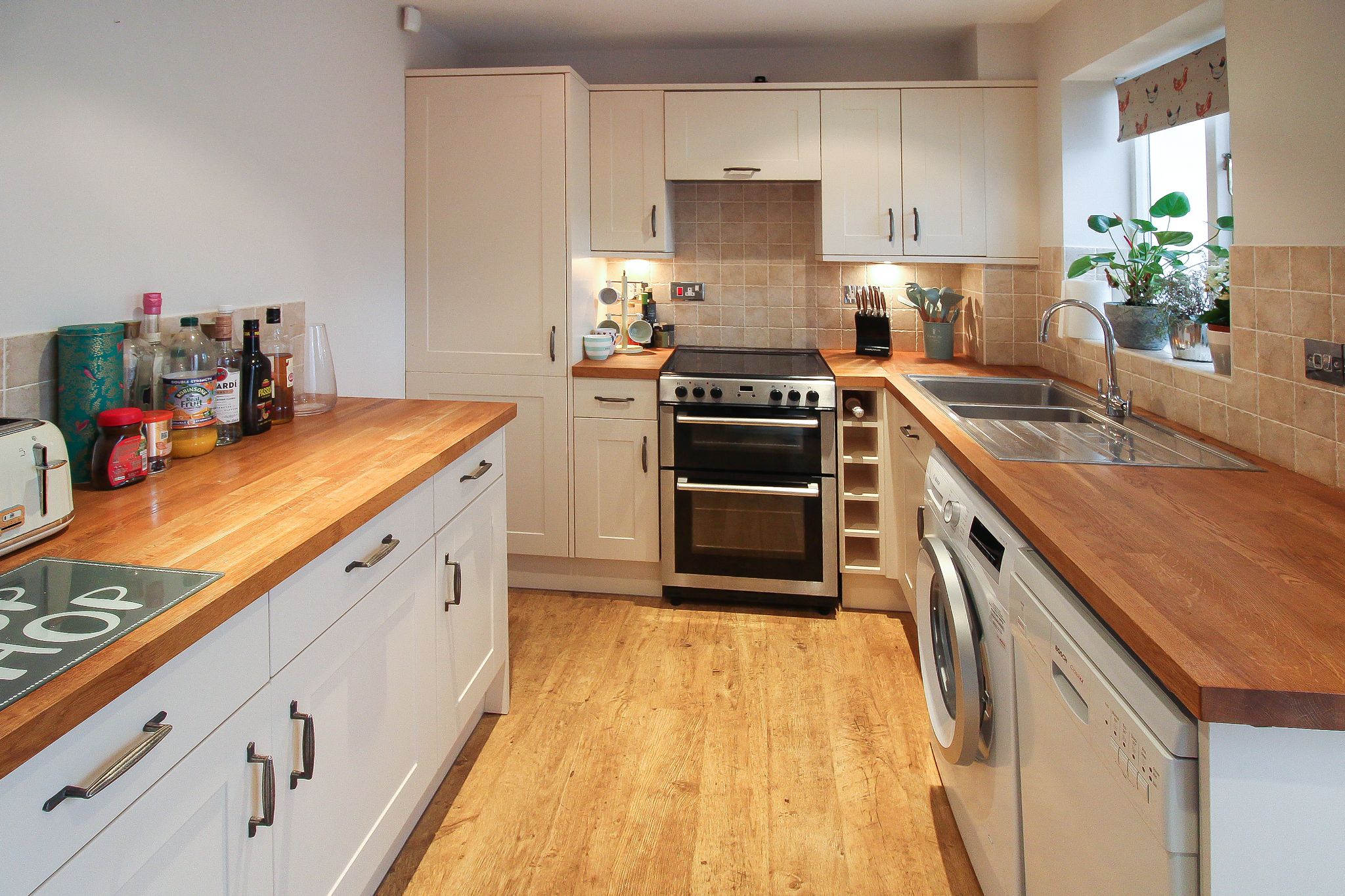 2 bedroom mews house SSTC in Solihull - Photograph 4.