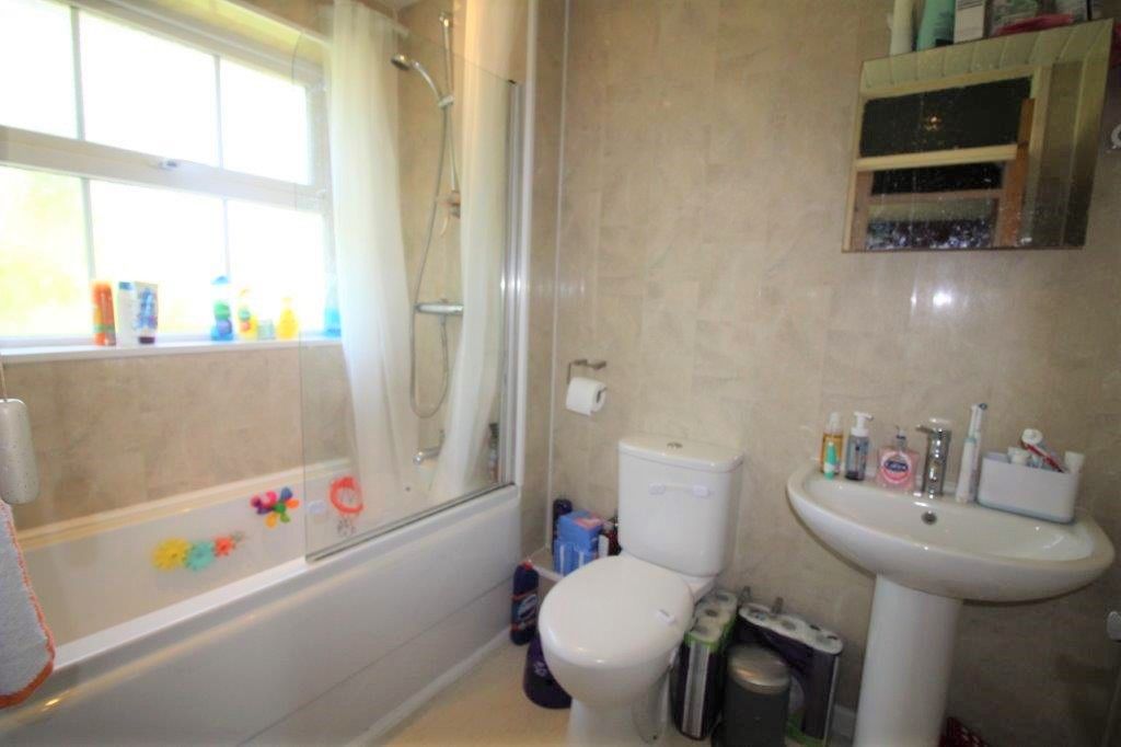 3 bedroom semi-detached house SSTC in Birmingham - Photograph 7.