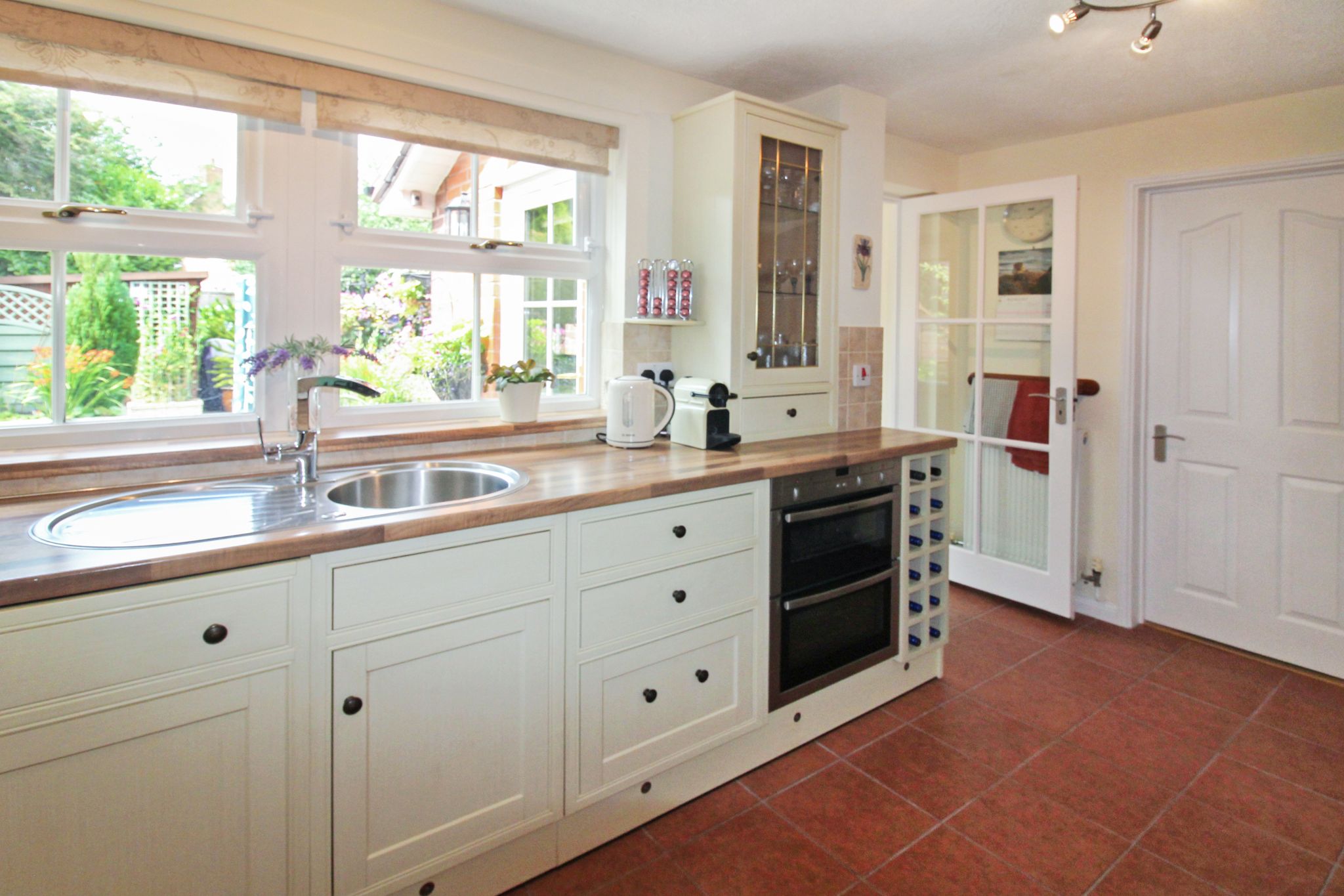 4 bedroom detached house SSTC in Solihull - Photograph 6.