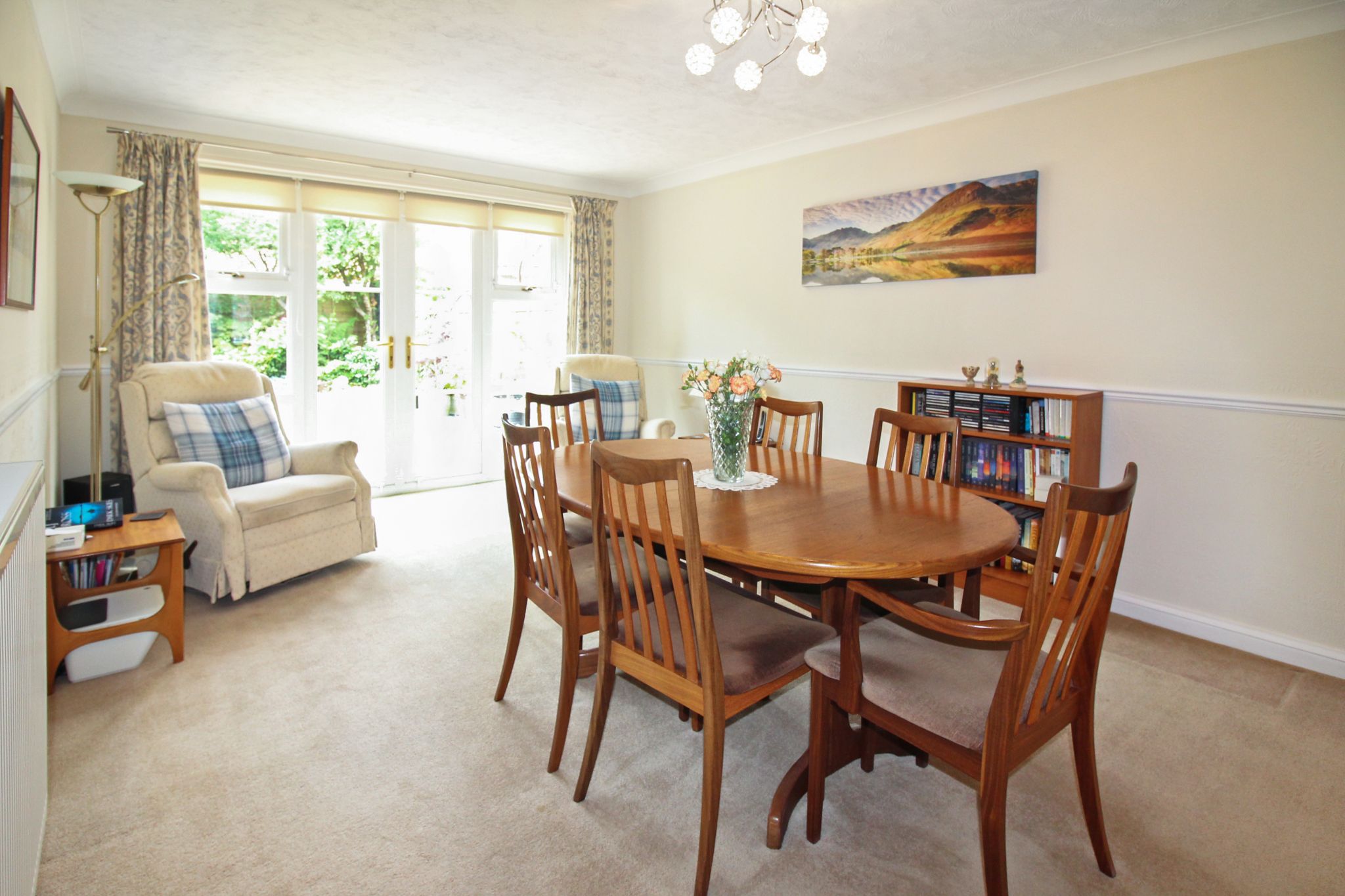 4 bedroom detached house SSTC in Solihull - Photograph 3.