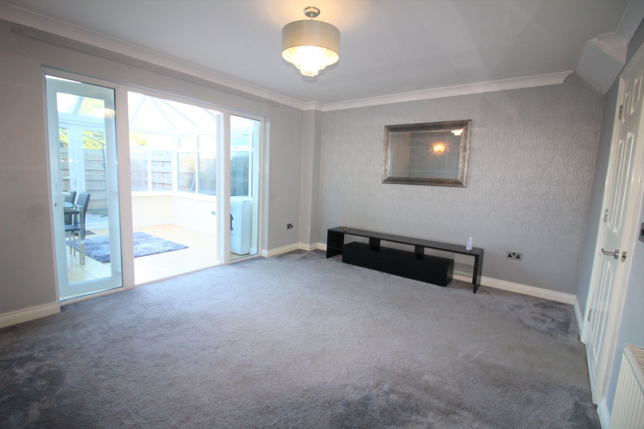 4 bedroom semi-detached house SSTC in Solihull - Photograph 4.