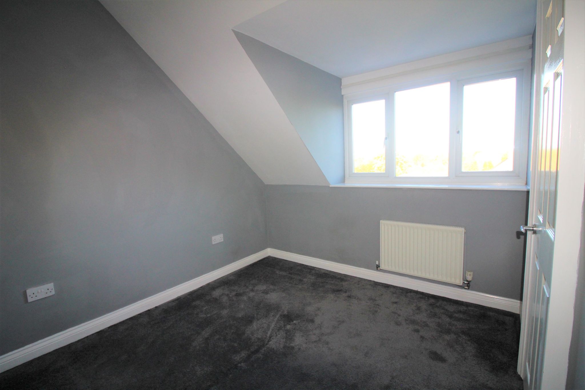4 bedroom semi-detached house SSTC in Solihull - Photograph 14.