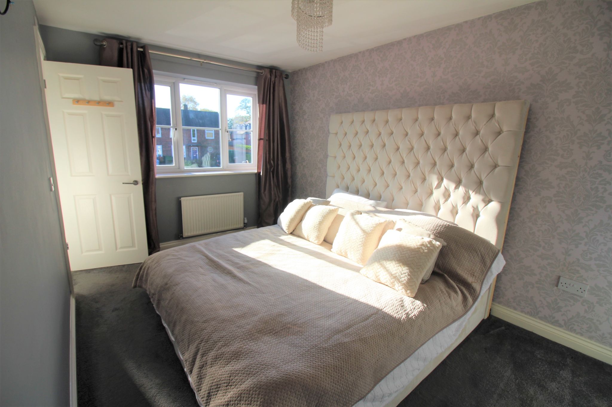 4 bedroom semi-detached house SSTC in Solihull - Photograph 8.
