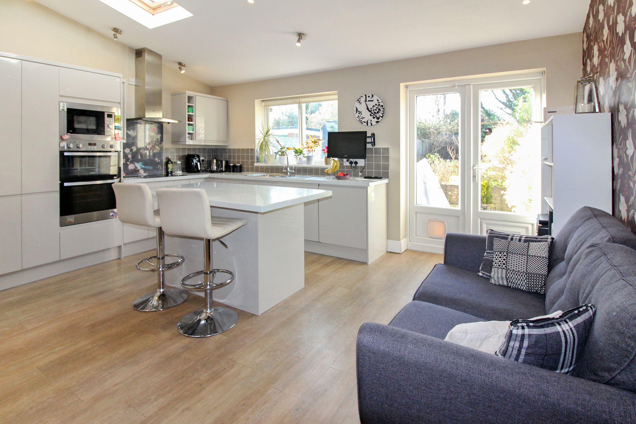 3 bedroom semi-detached house SSTC in Solihull - Photograph 2.