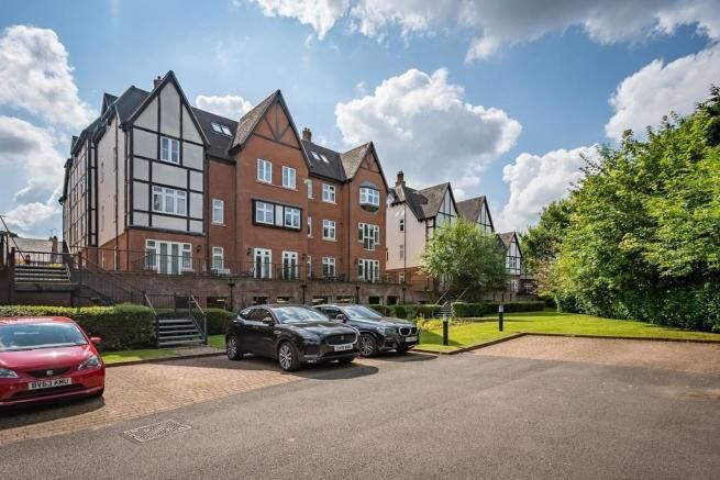2 bedroom apartment flat/apartment SSTC in Solihull - Photograph 13.