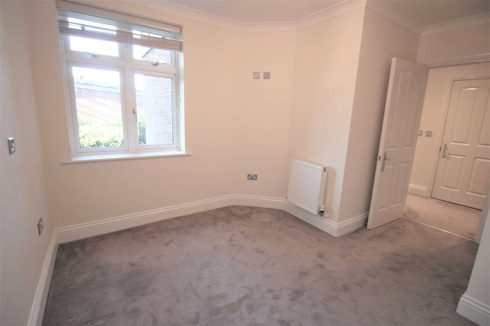 2 bedroom apartment flat/apartment SSTC in Solihull - Photograph 9.