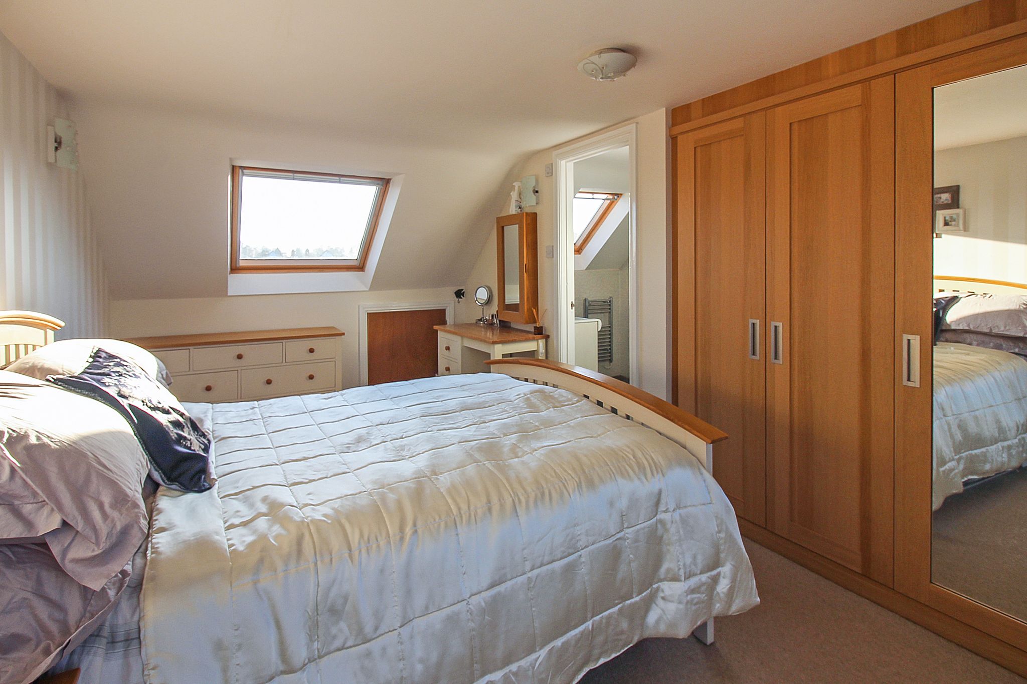 4 bedroom semi-detached house SSTC in Solihull - Photograph 11.