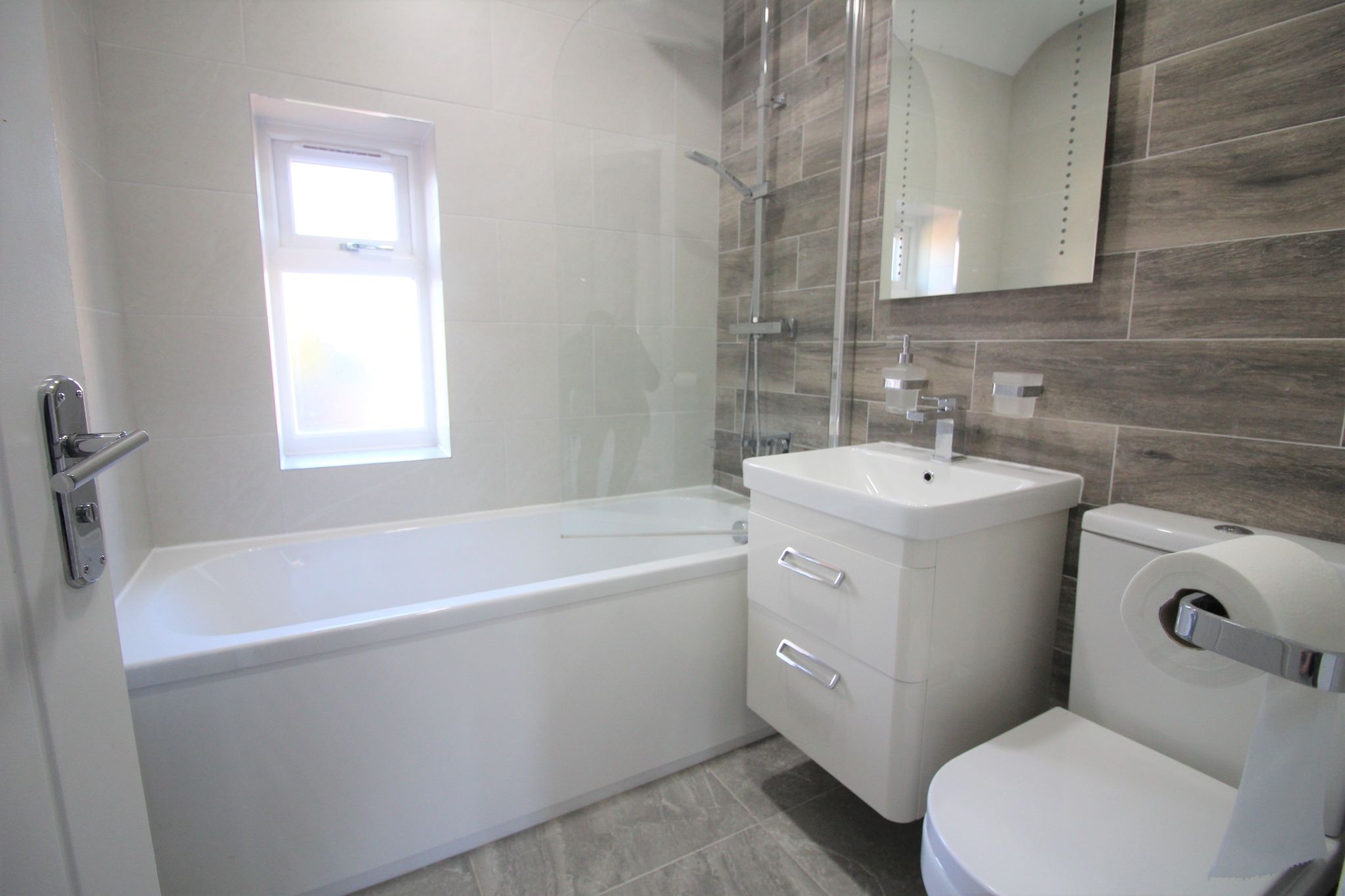 3 bedroom detached house SSTC in Solihull - Photograph 8.