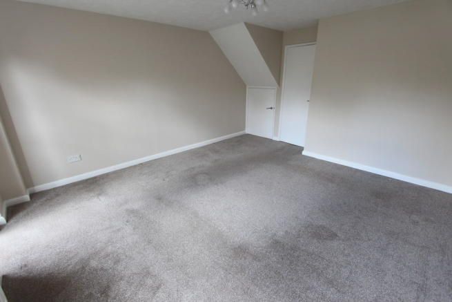 2 bedroom mid terraced house To Let in Solihull - Photograph 4.