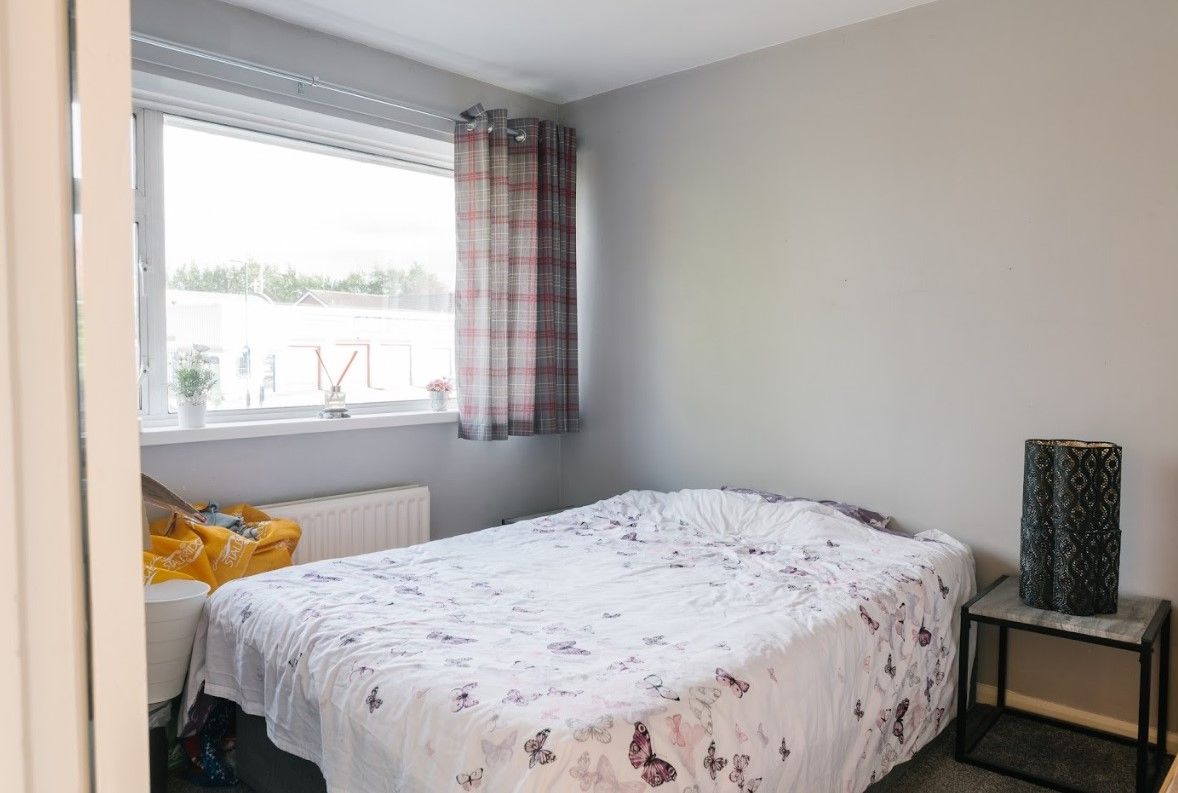 5 bedroom detached house SSTC in Solihull - Photograph 18.