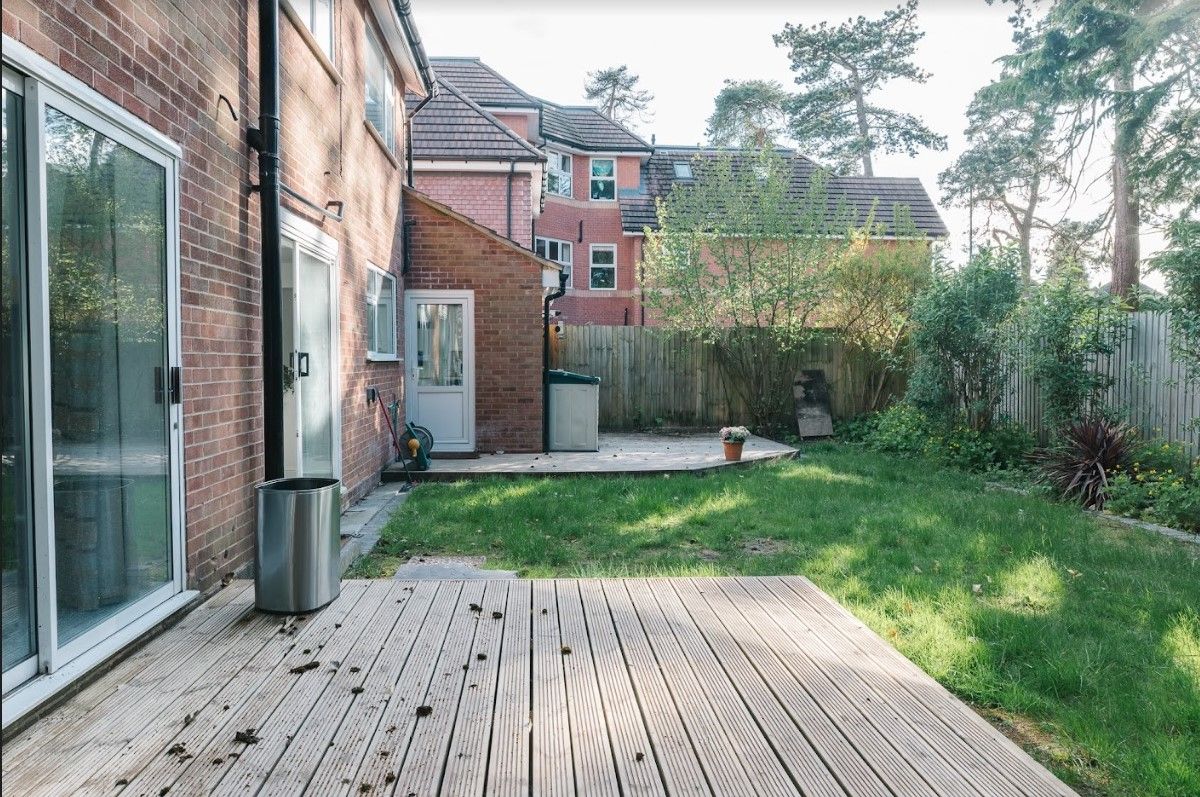 5 bedroom detached house SSTC in Solihull - Photograph 8.