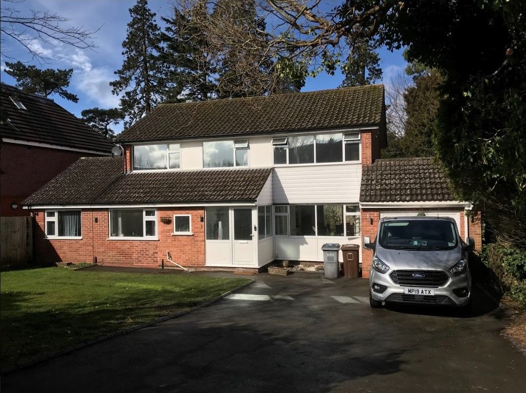 5 bedroom detached house SSTC in Solihull - Photograph 16.