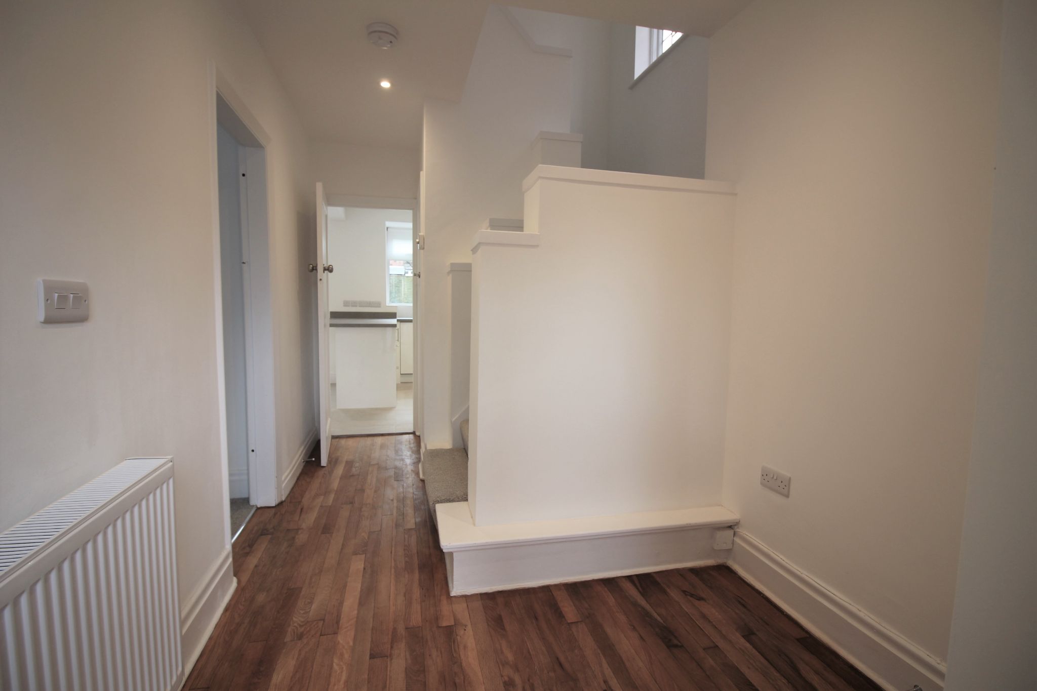 3 bedroom semi-detached house To Let in Birmingham - Photograph 6.