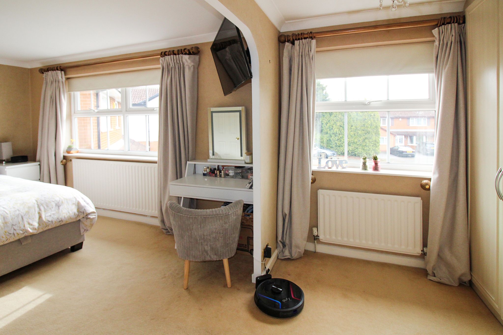 4 bedroom detached house SSTC in Solihull - Photograph 9.