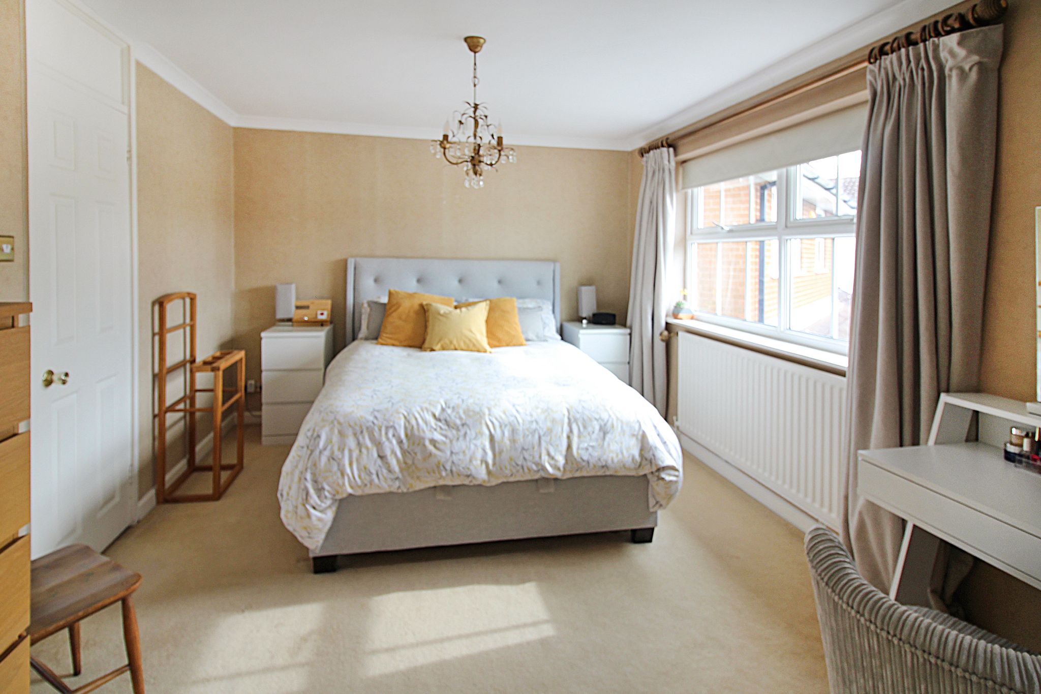 4 bedroom detached house SSTC in Solihull - Photograph 7.