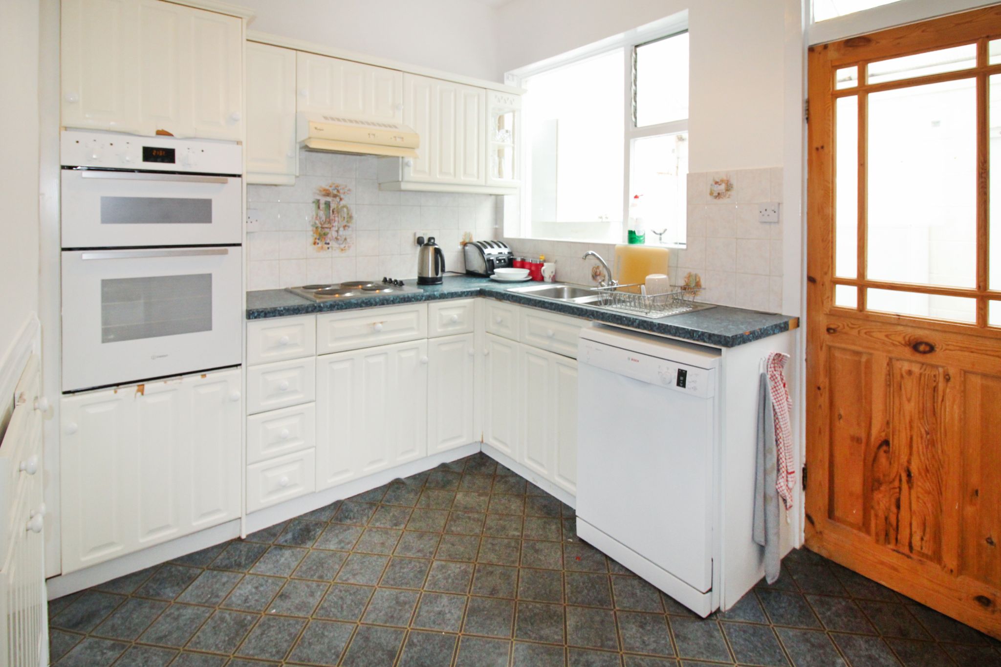 4 bedroom semi-detached house SSTC in Solihull - Photograph 5.