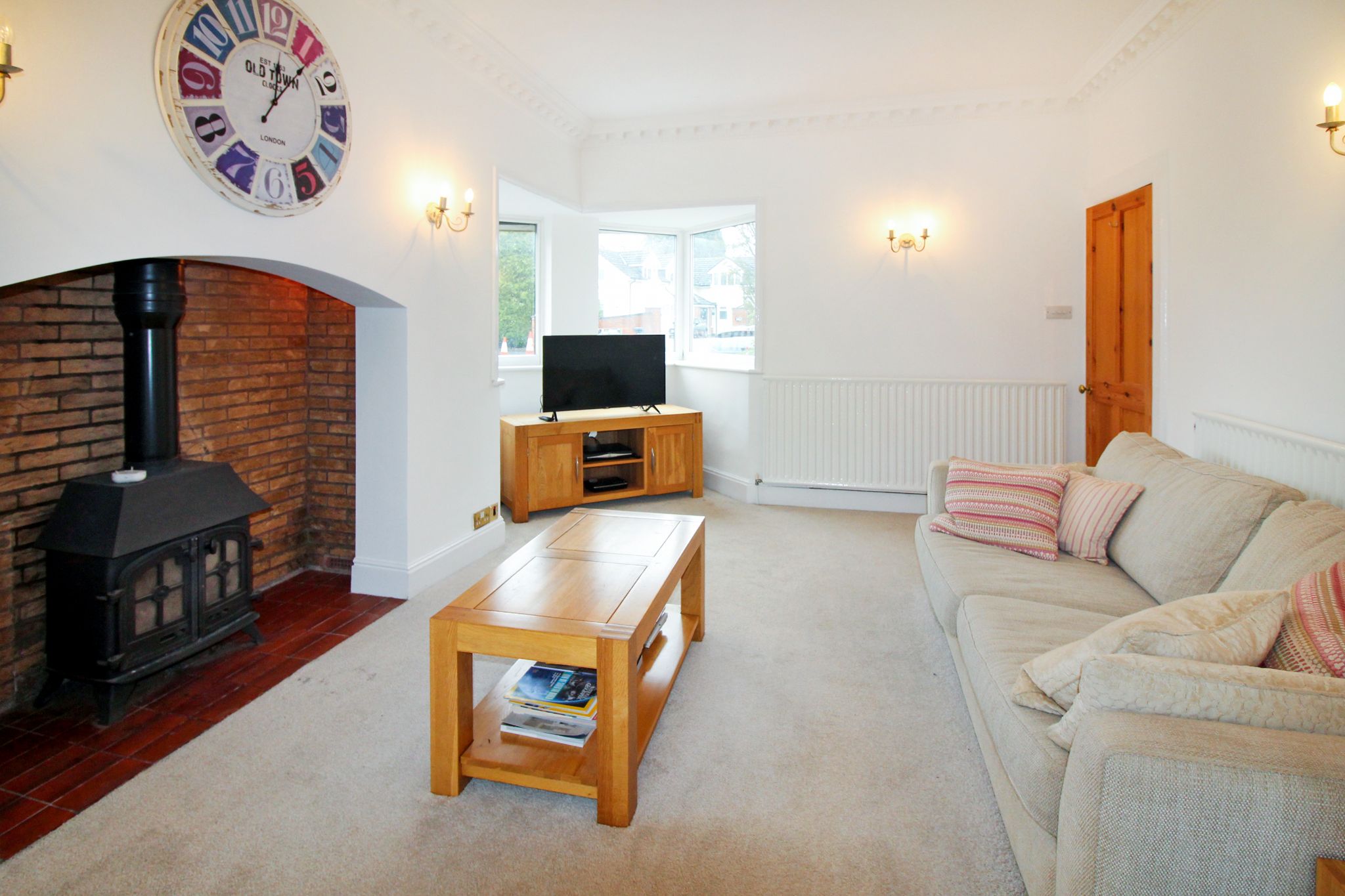 4 bedroom semi-detached house SSTC in Solihull - Photograph 2.